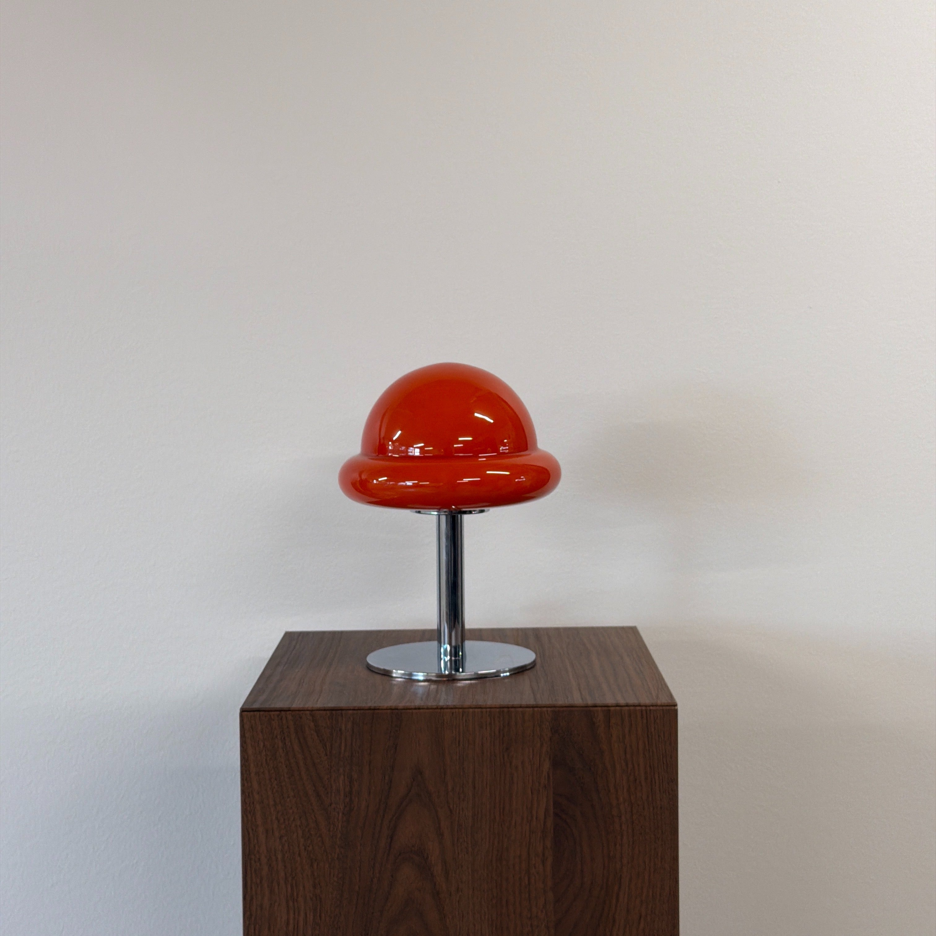 MUSHROOM bordslampa Orange – Bauhaus opalglas & krom