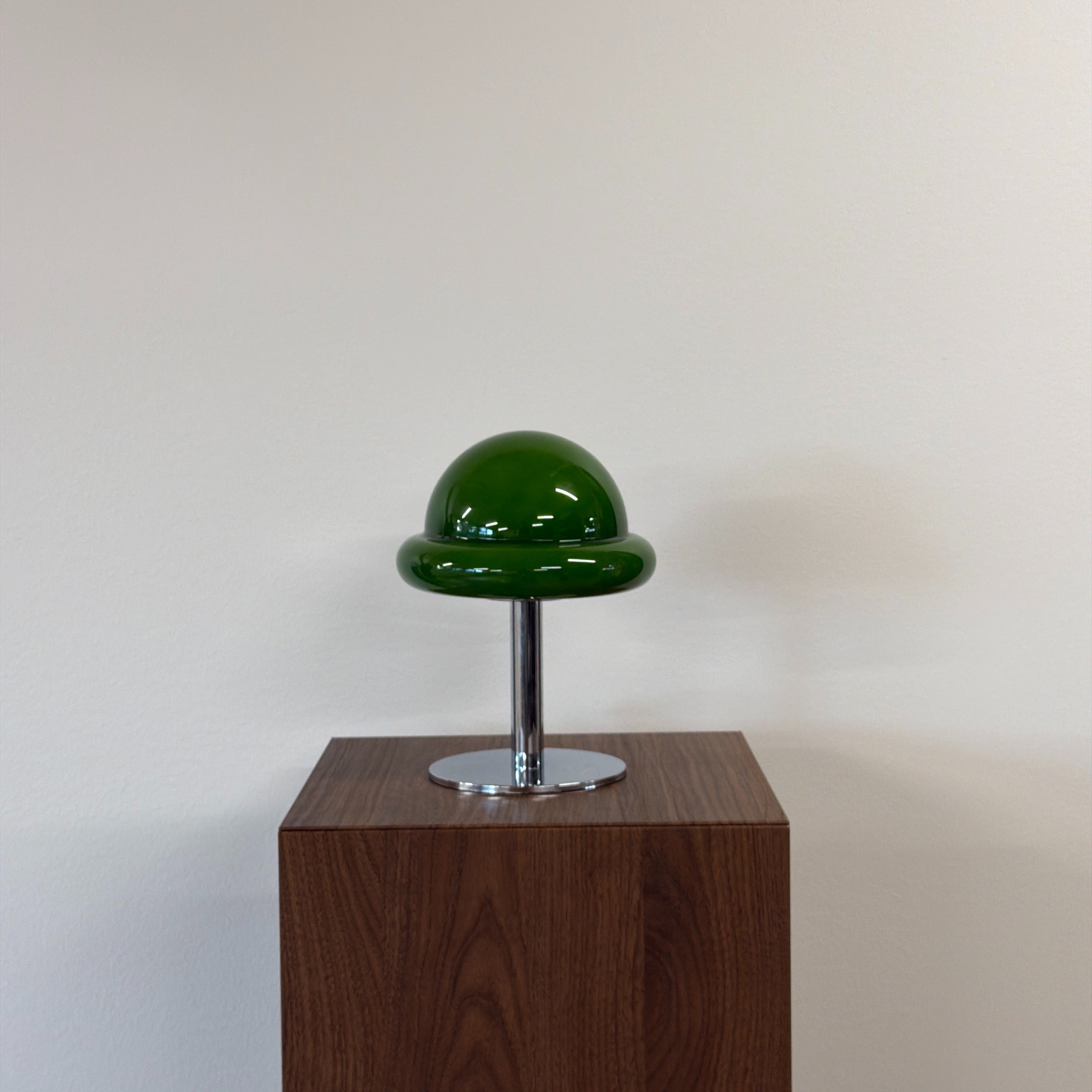 MUSHROOM bordslampa Grön – Bauhaus opalglas & krom