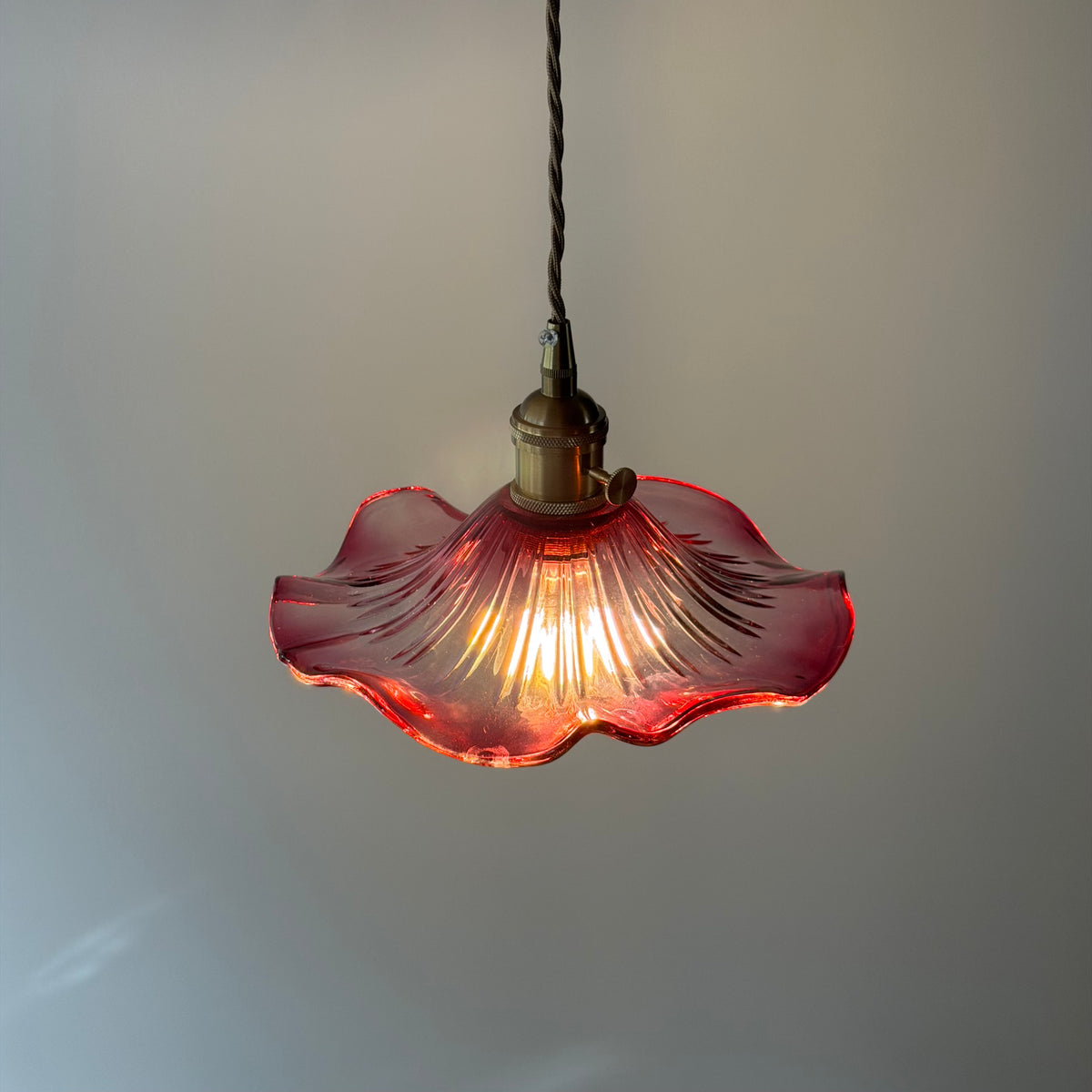 HIBISKUS 22 Pendellampa Rosa – Taklampa i glas