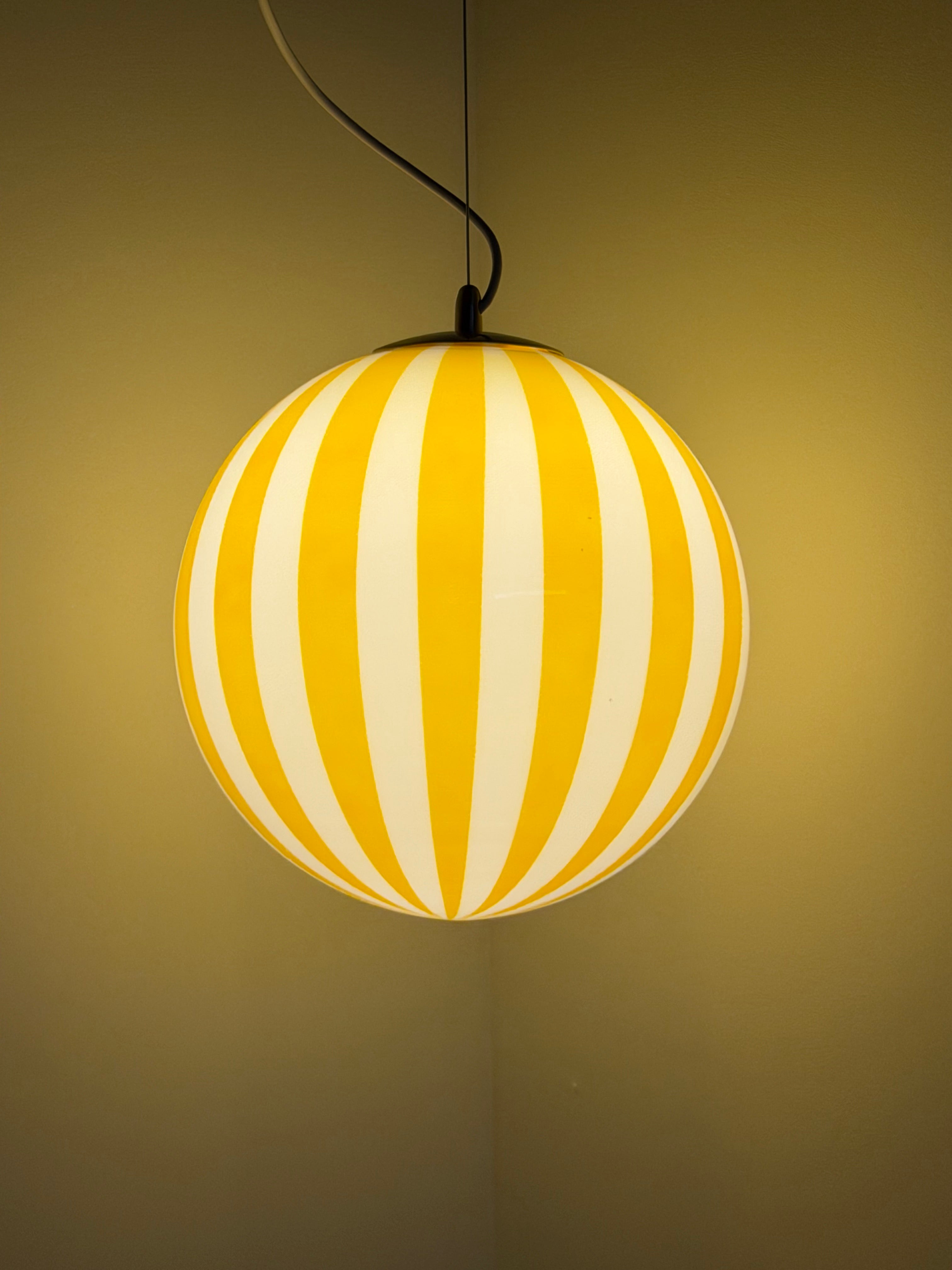 Taklampa Vertical Stripe Gul