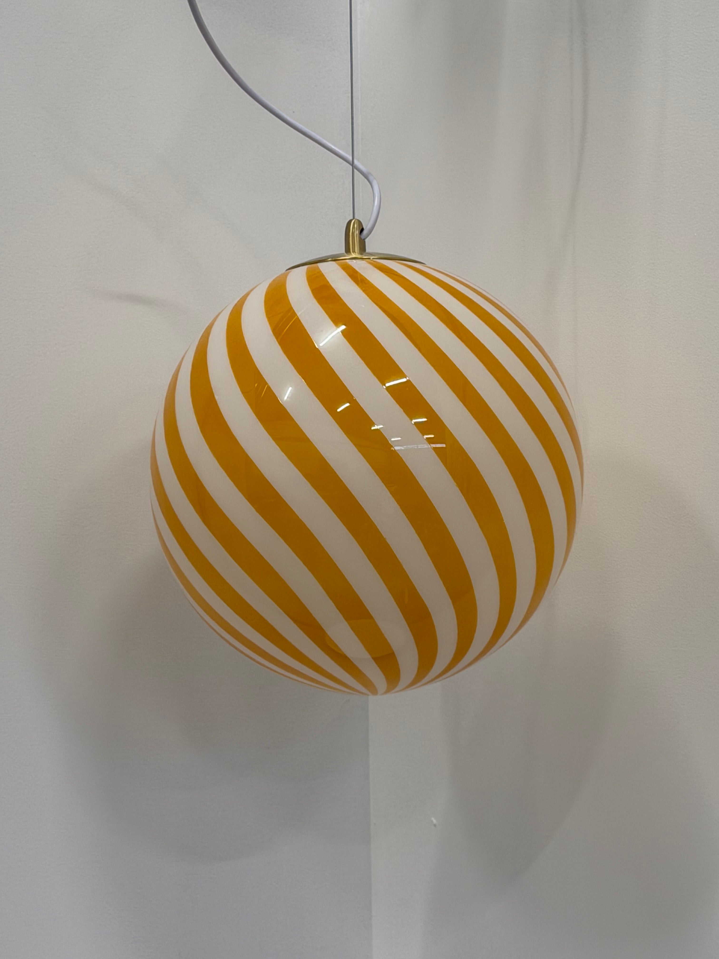 Taklampa Spiral Stripe Gul