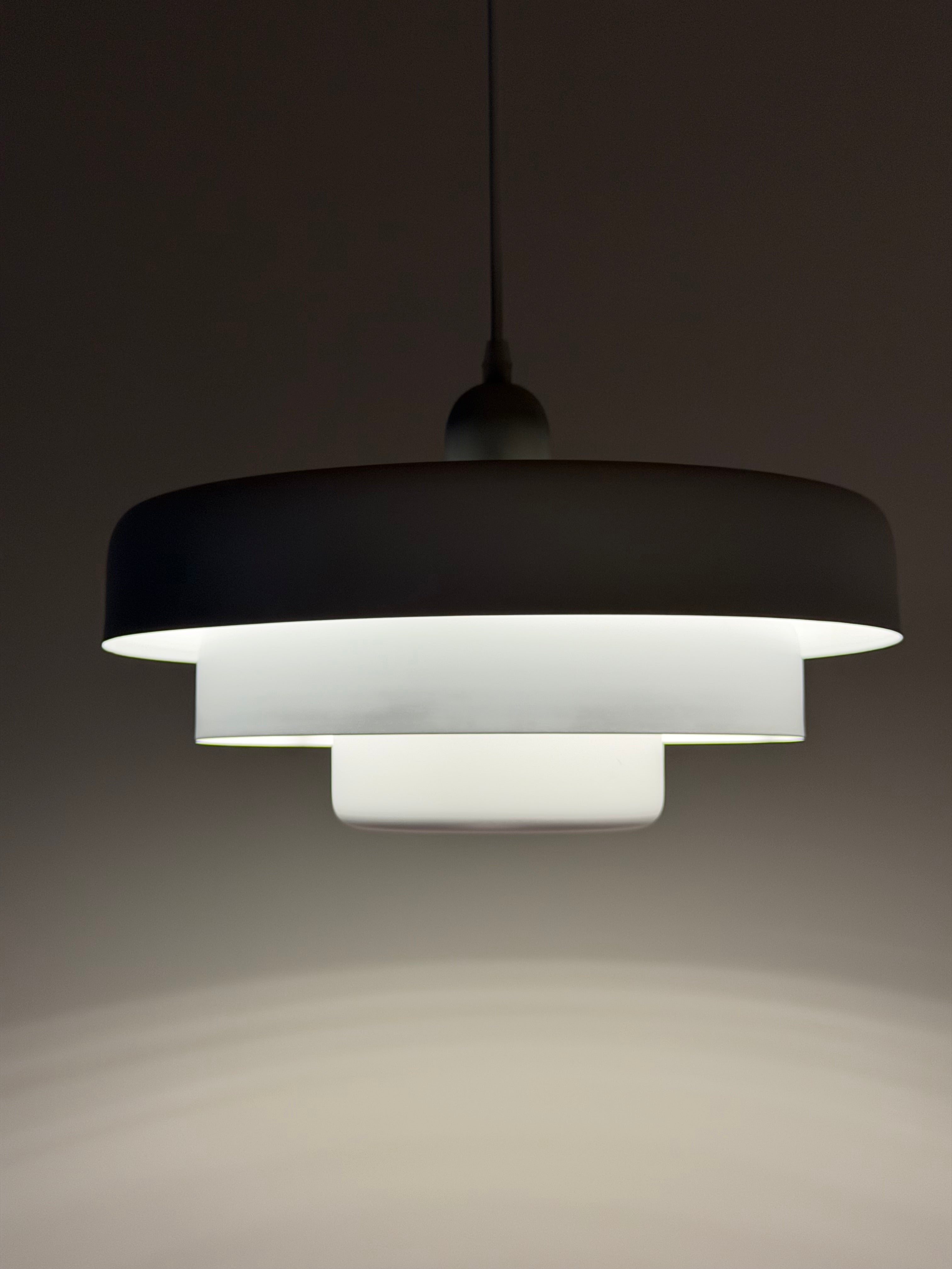 Taklampa Mid-Century Vit