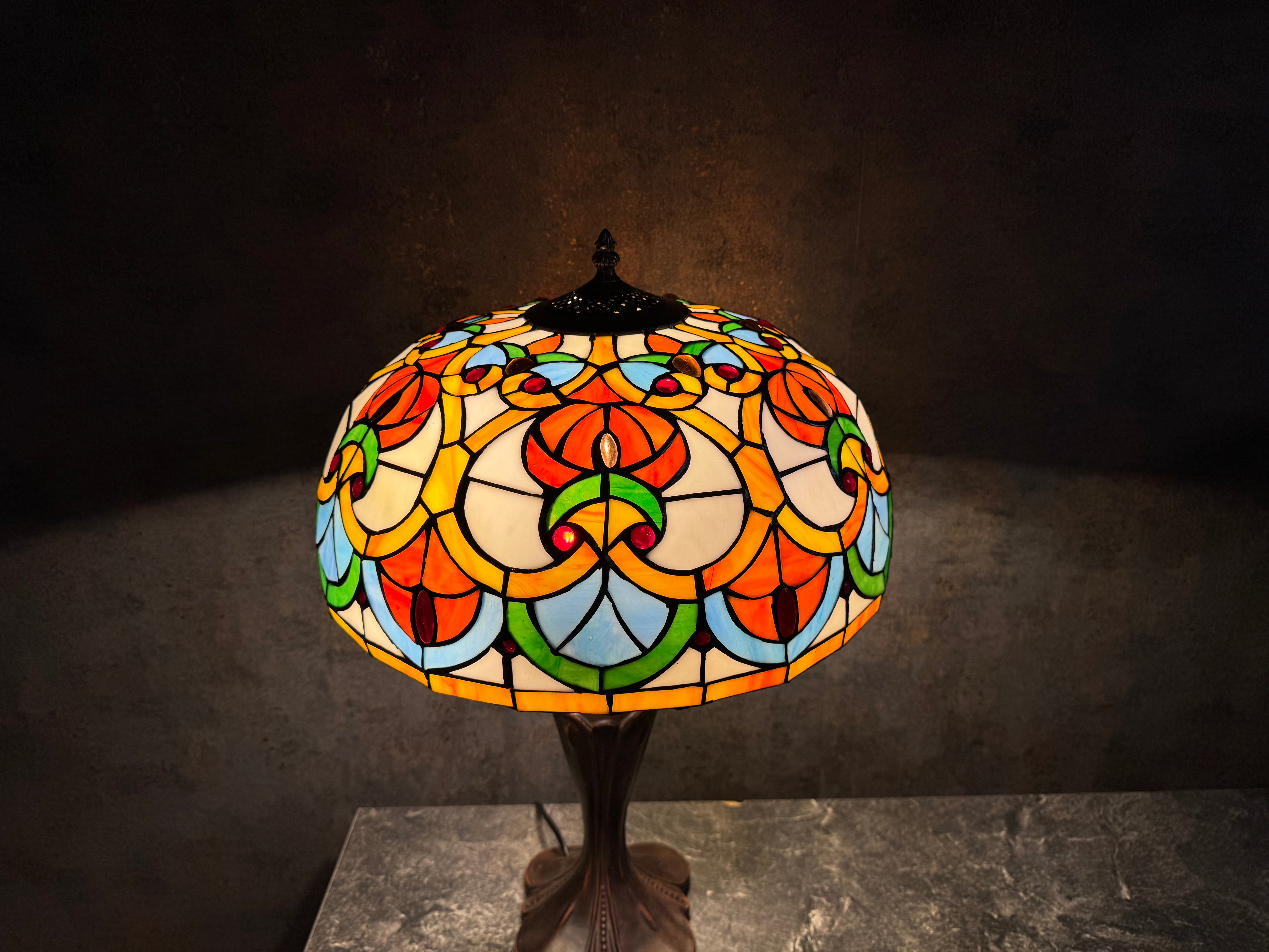 Tiffany Vit Barrock 40cm