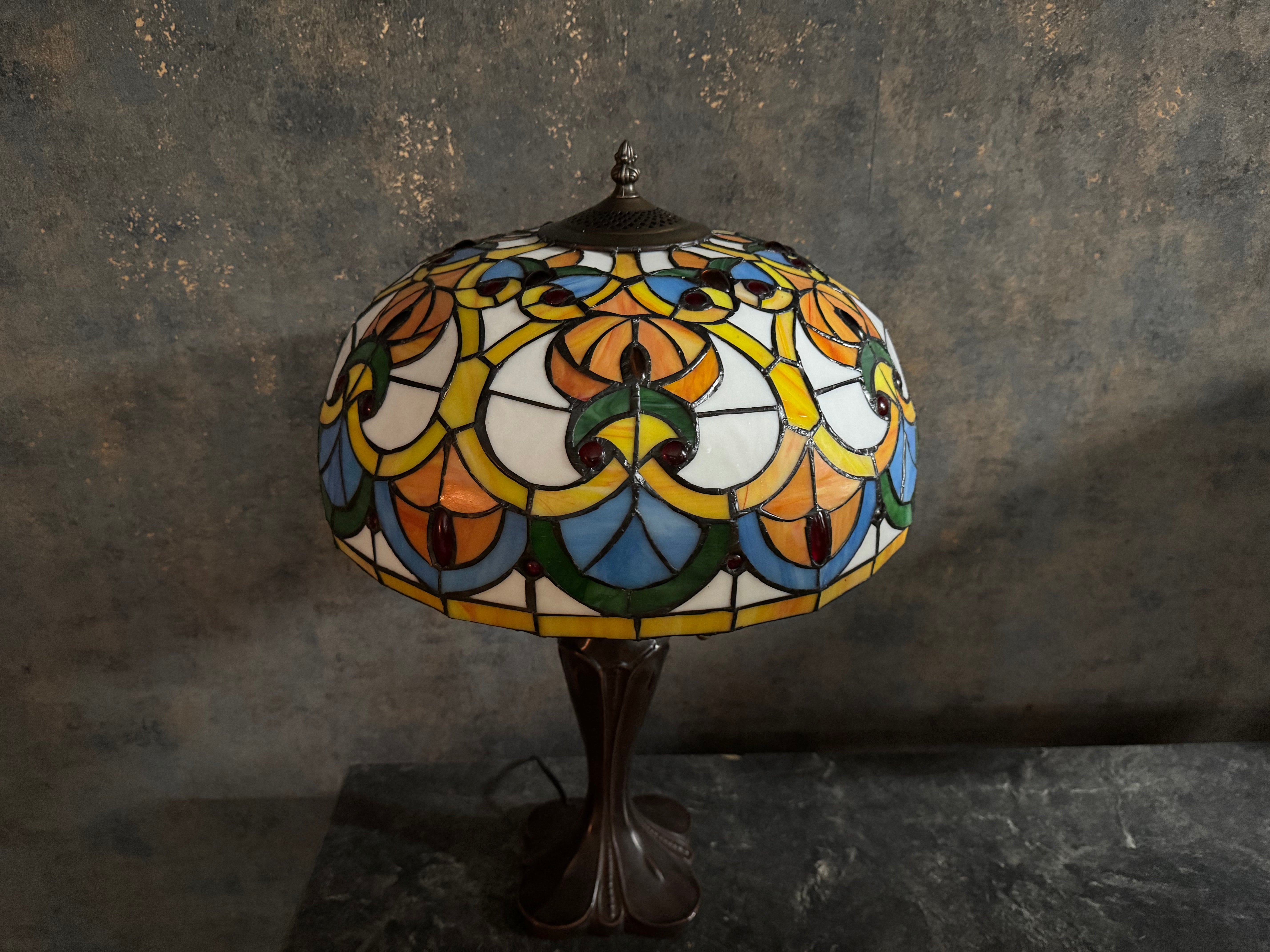 Tiffany Vit Barrock 40cm