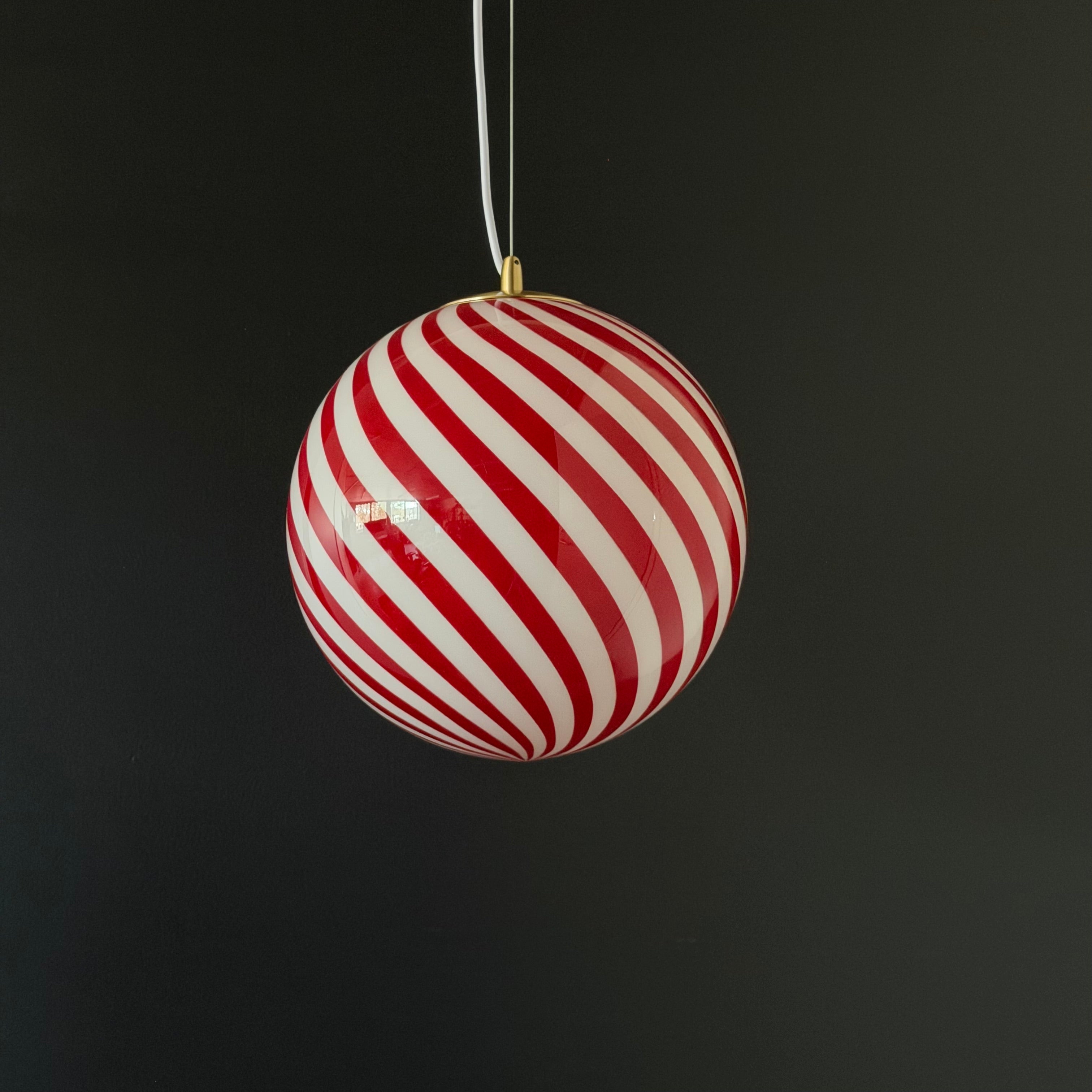 MURANO Spiral pendellampa Röd – Italienskt glas & mässing