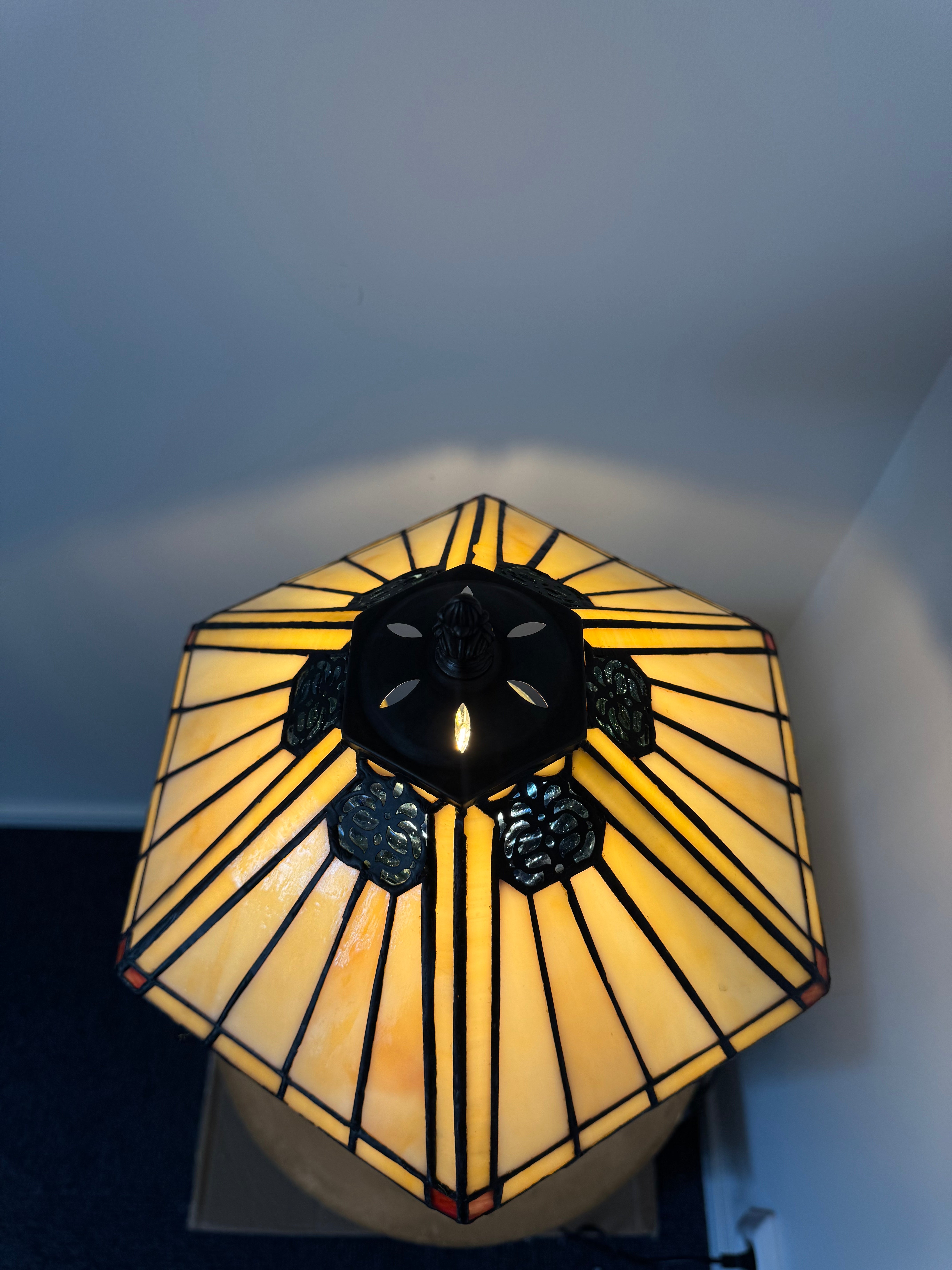 Tiffany Bordslampa Geometric Victorian Barrock 30Ø