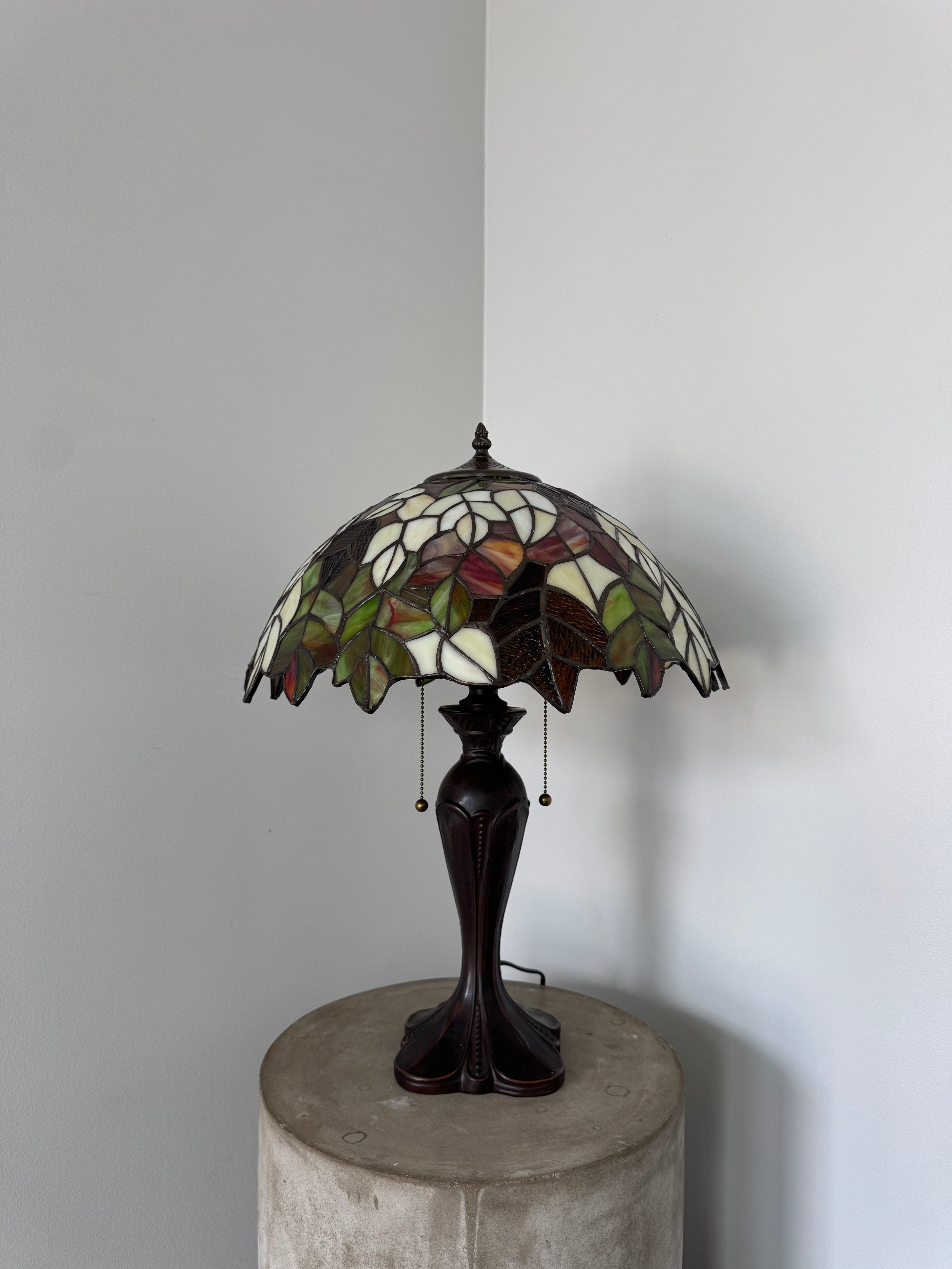 Tiffany Bordslampa Leaves Autumn Elegance 40Ø