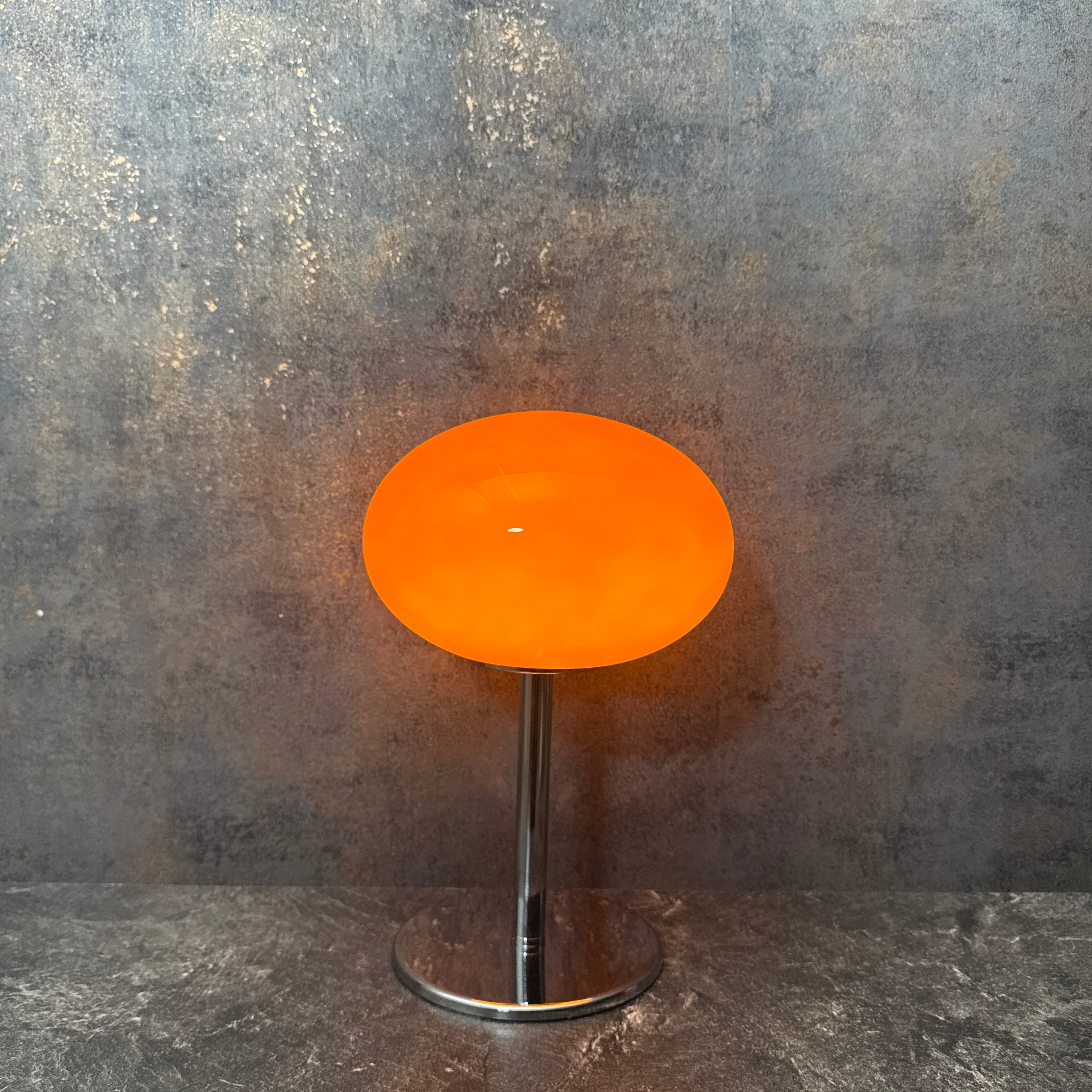 Retro & Globe Orange