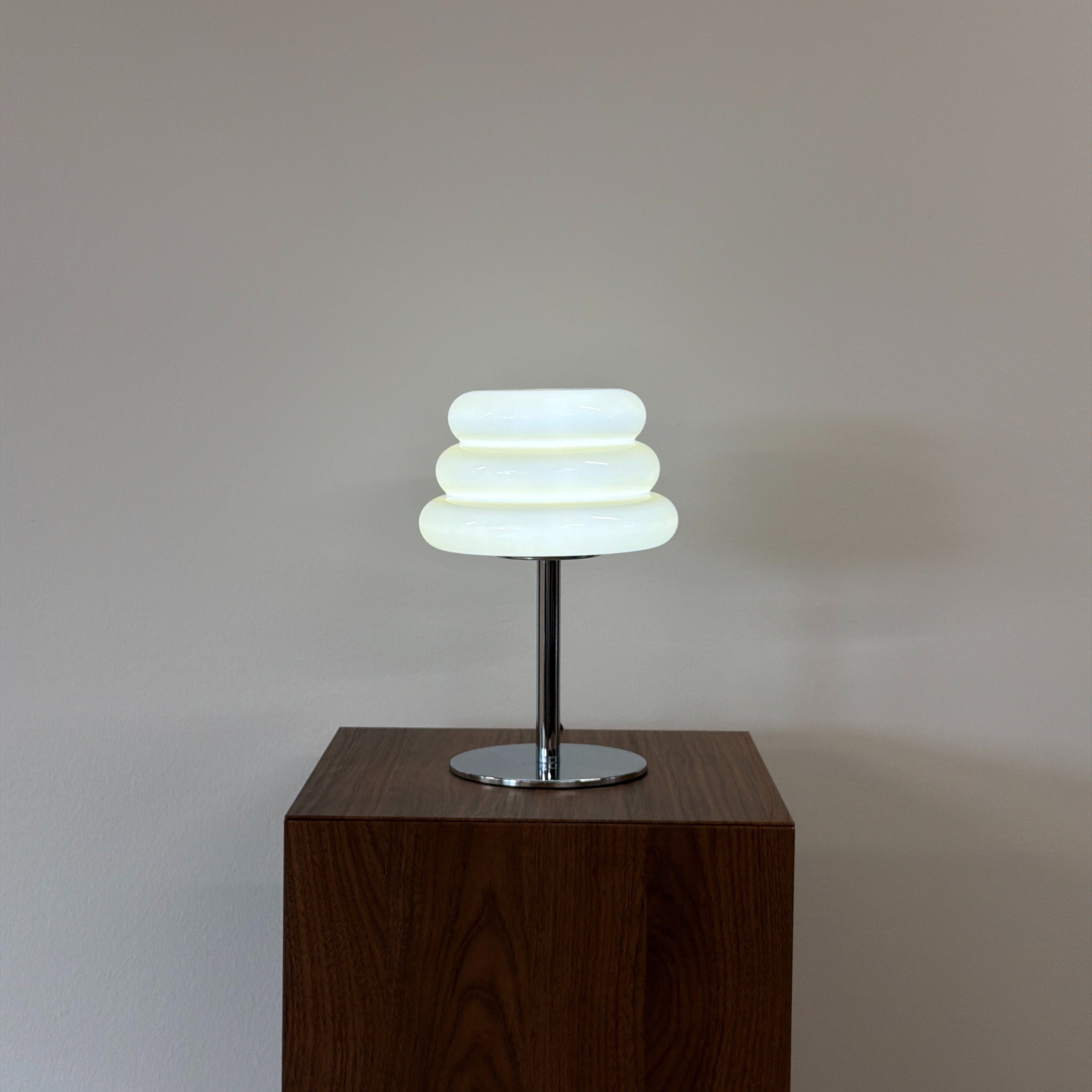 CAKE bordslampa Gul – Bauhaus opalglas & krom