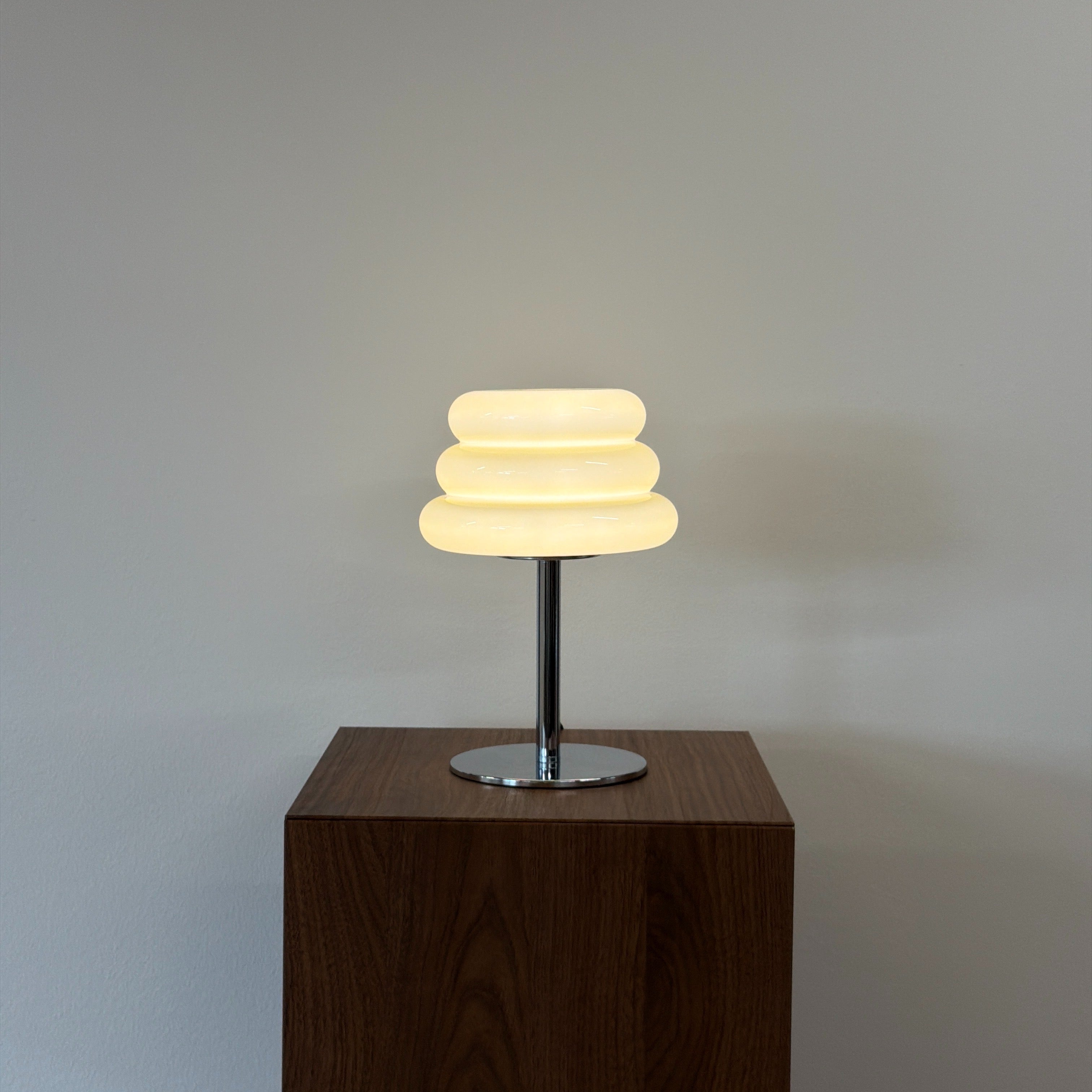 CAKE bordslampa Gul – Bauhaus opalglas & krom