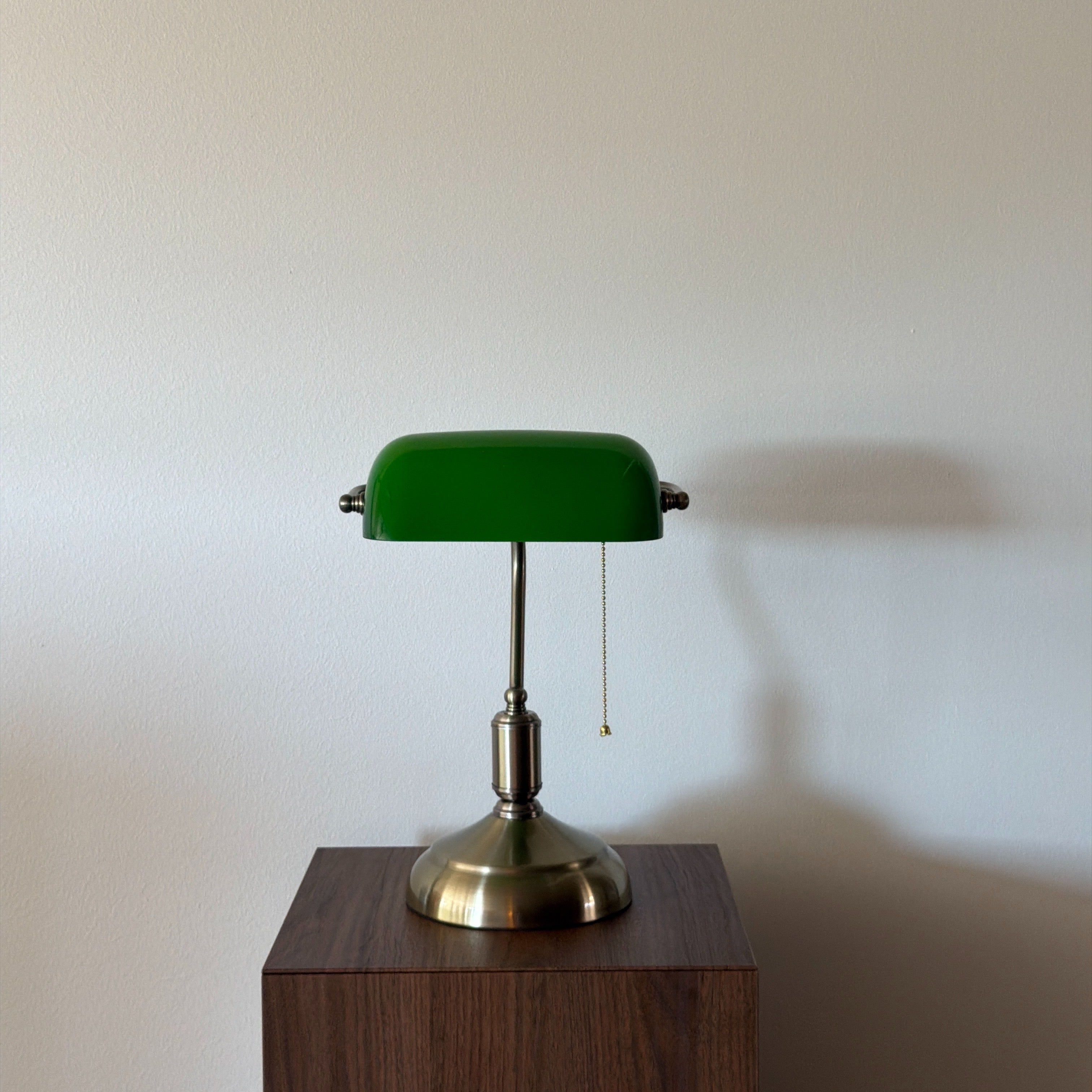 banklampa CLASSIC Grön – Bibliotekslampa i glas & mässing