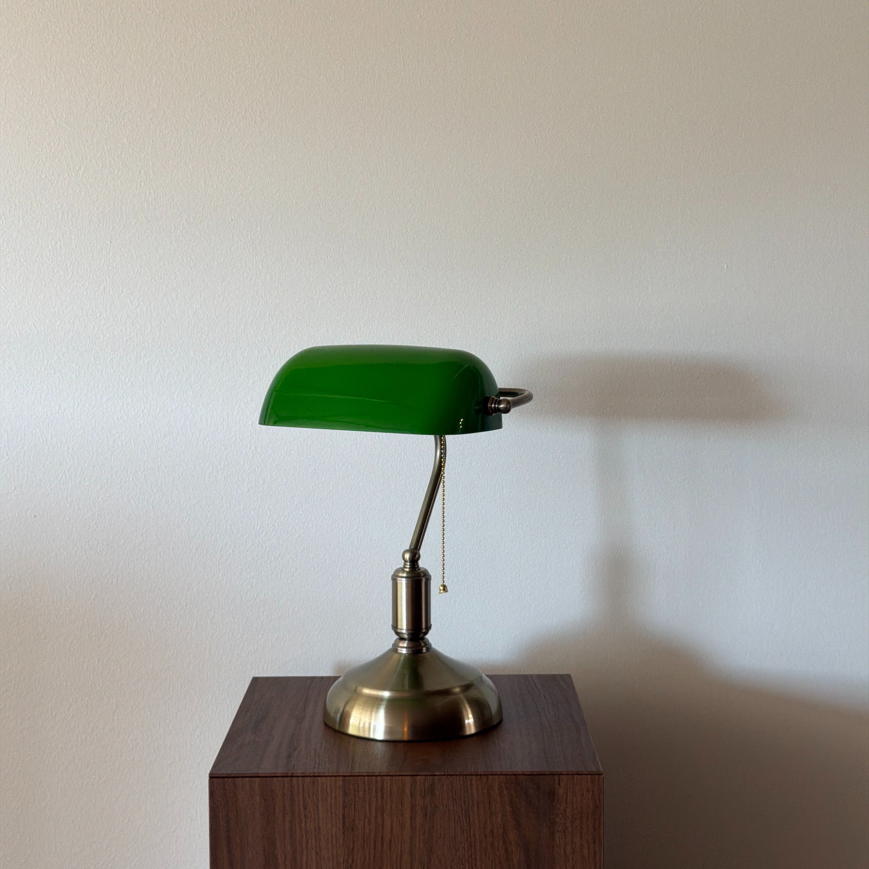 banklampa CLASSIC Grön – Bibliotekslampa i glas & mässing