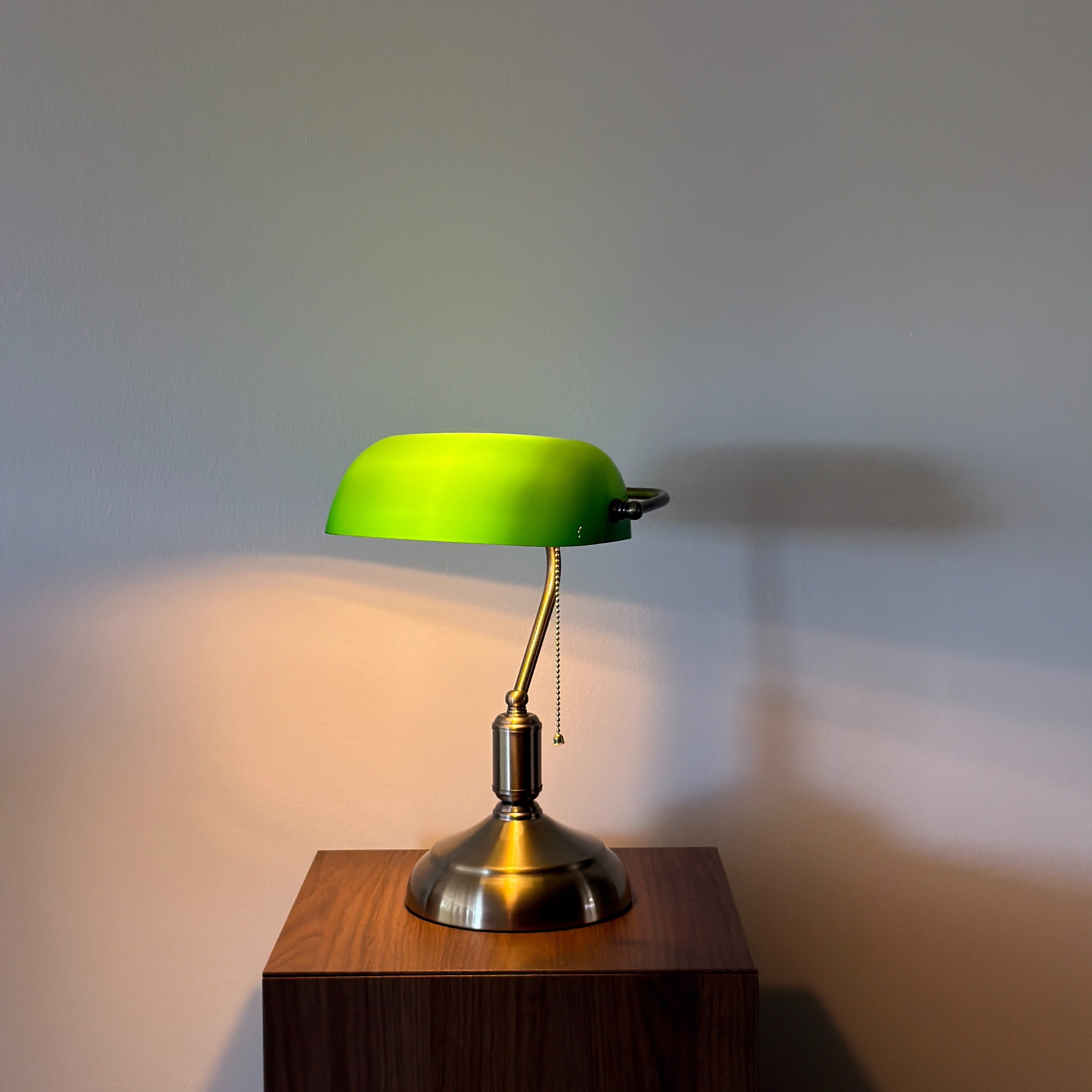 banklampa CLASSIC Grön – Bibliotekslampa i glas & mässing