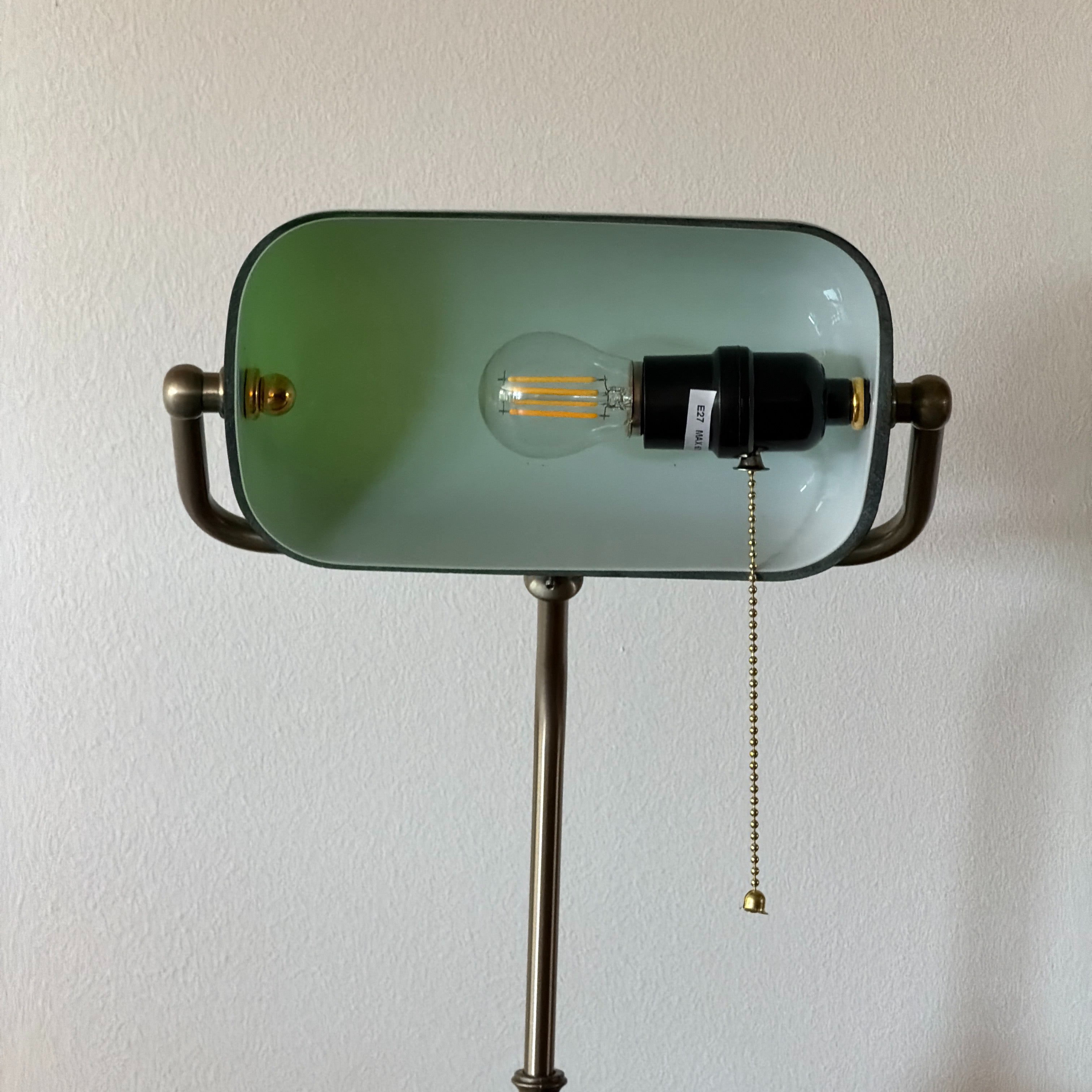 banklampa PRESTIGE Grön – Bibliotekslampa i glas & mässing