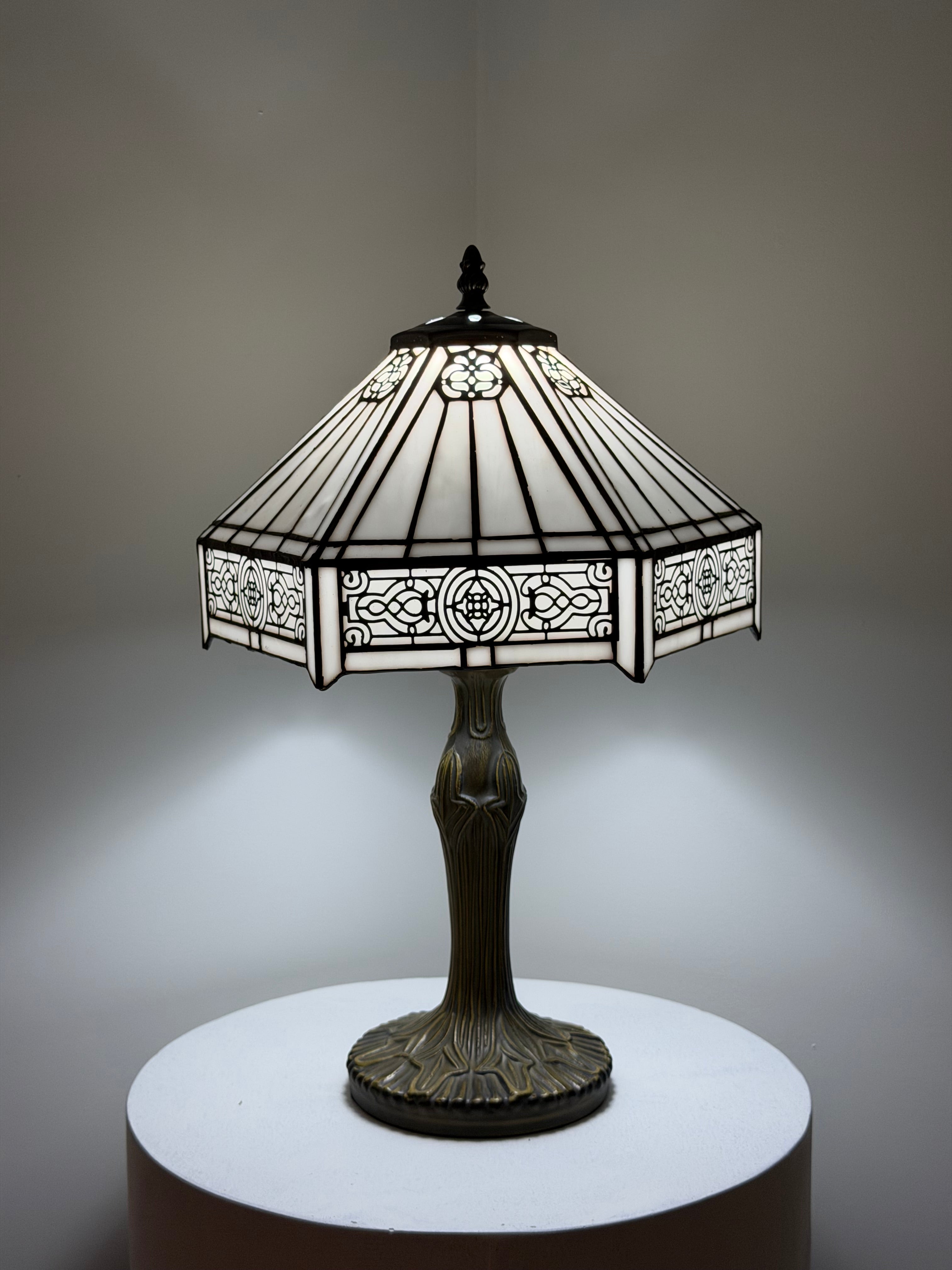 Bordslampa – Geometric Milk Glow 30Ø