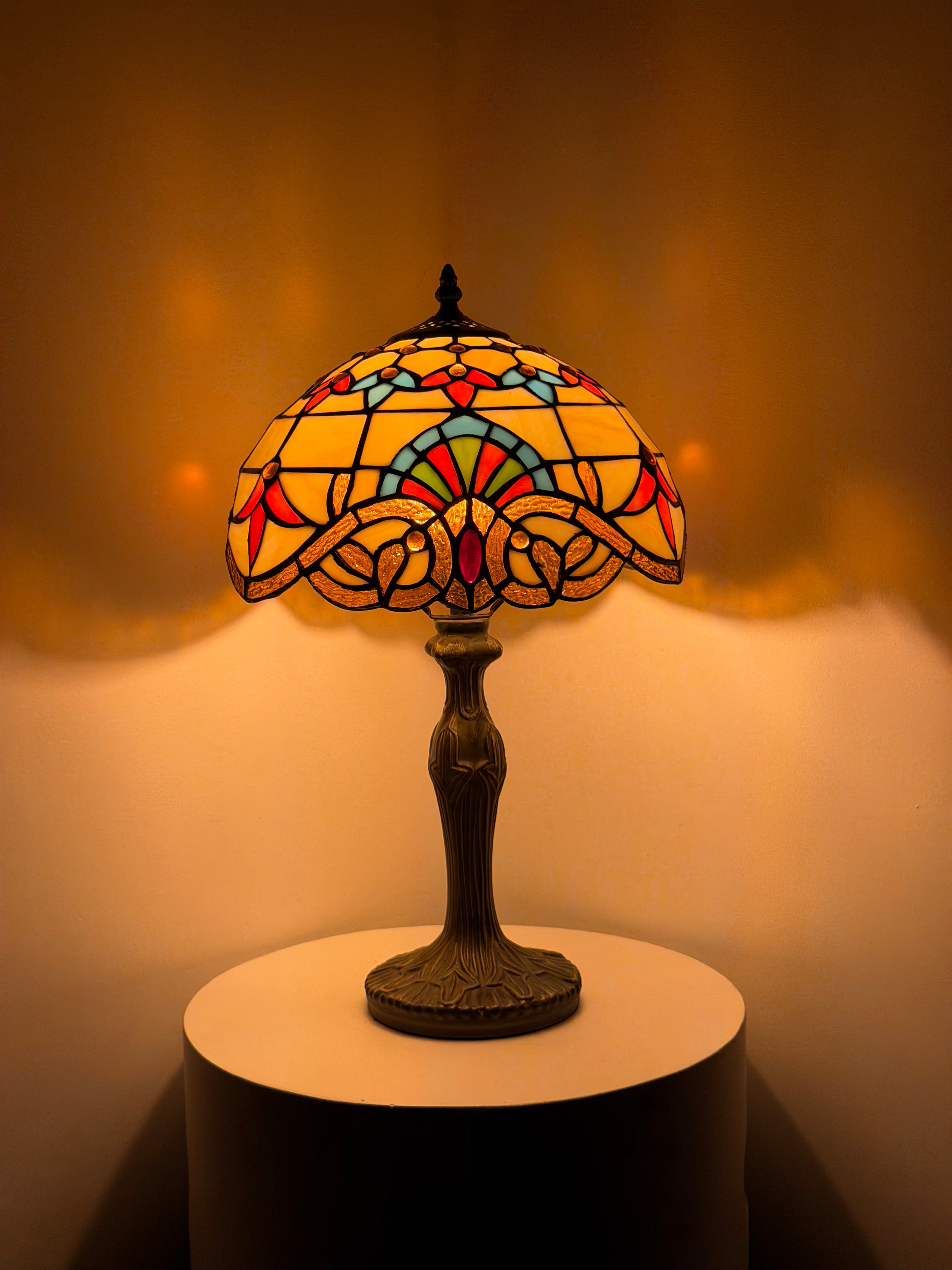 Bordslampa – Geometric Amber Glow 30Ø