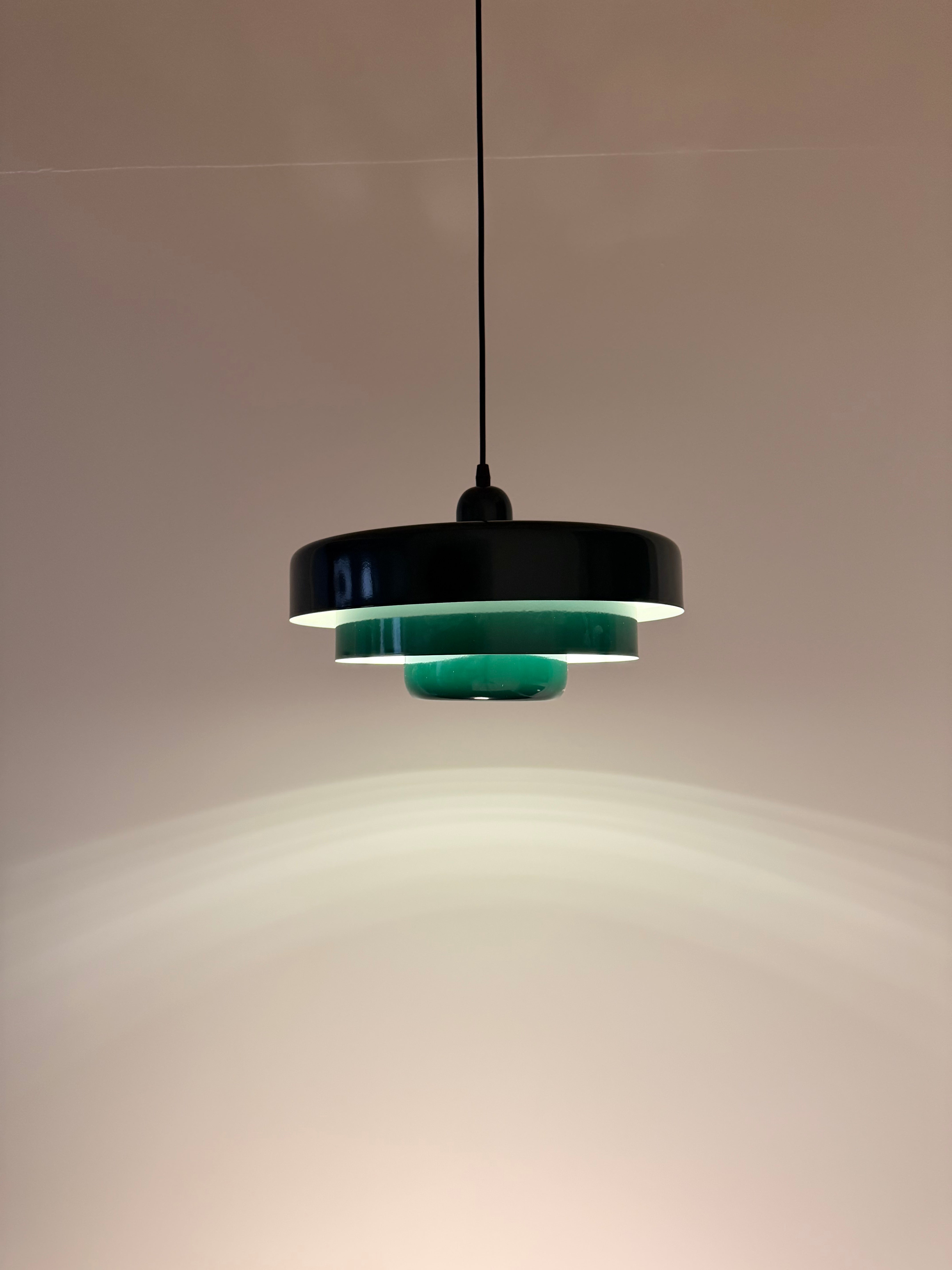 MILANO pendellampa Grön – Metall & skiktad skärm