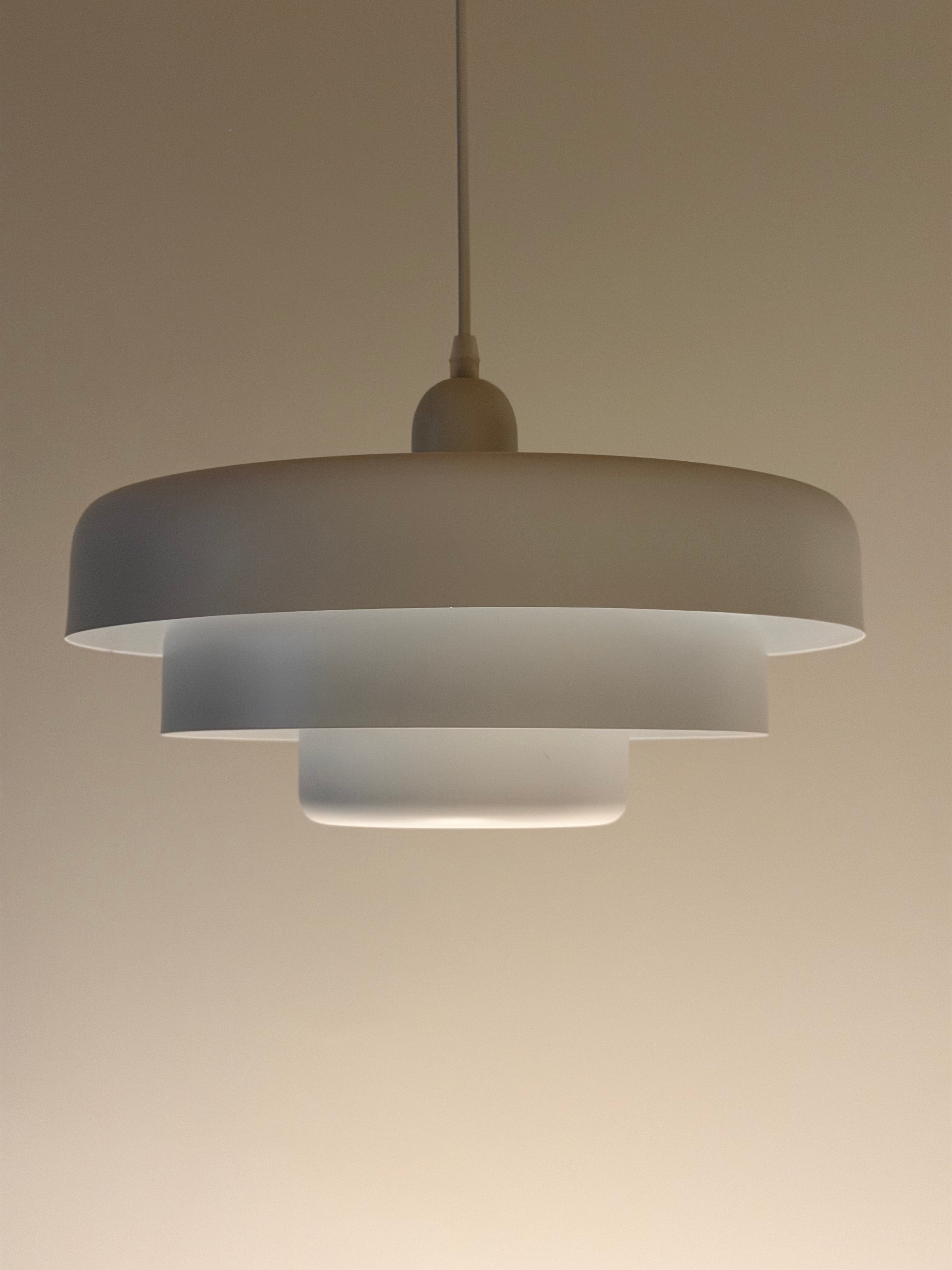 Taklampa Mid-Century Vit