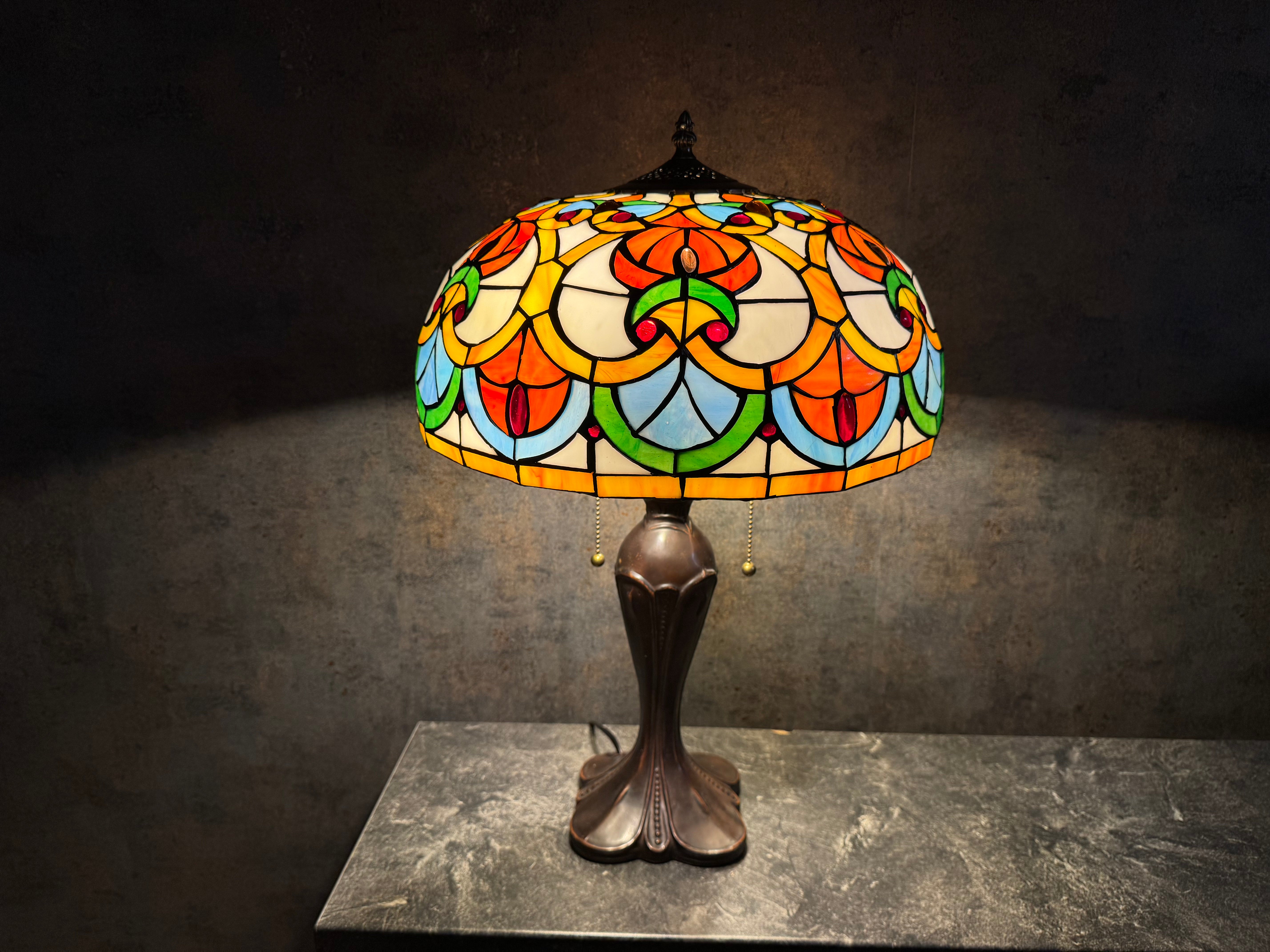 Tiffany Vit Barrock 40cm