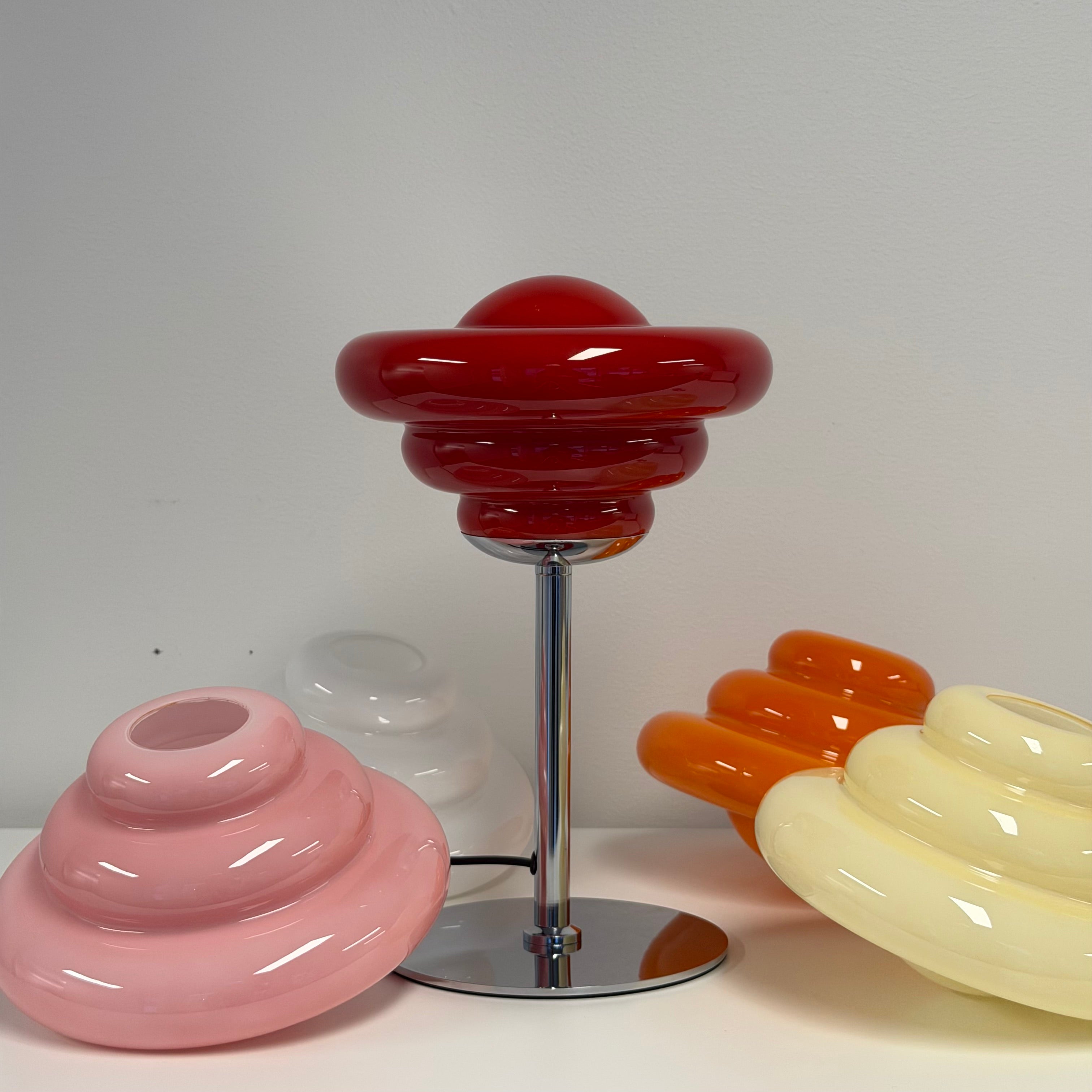UFO bordslampa Gul – Bauhaus opalglas & krom