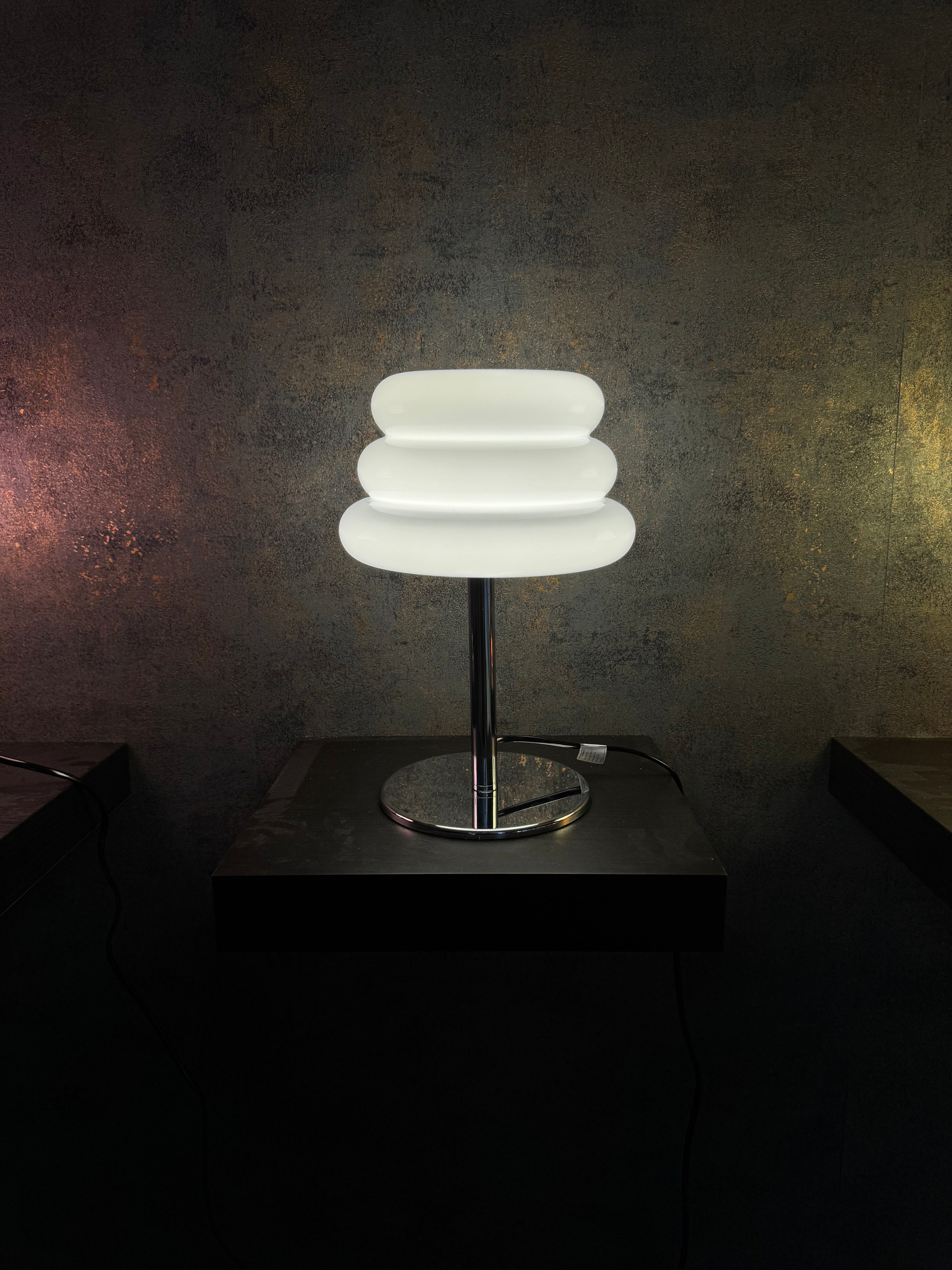 Bauhaus Bordslampa Retro & Pyramid Vit