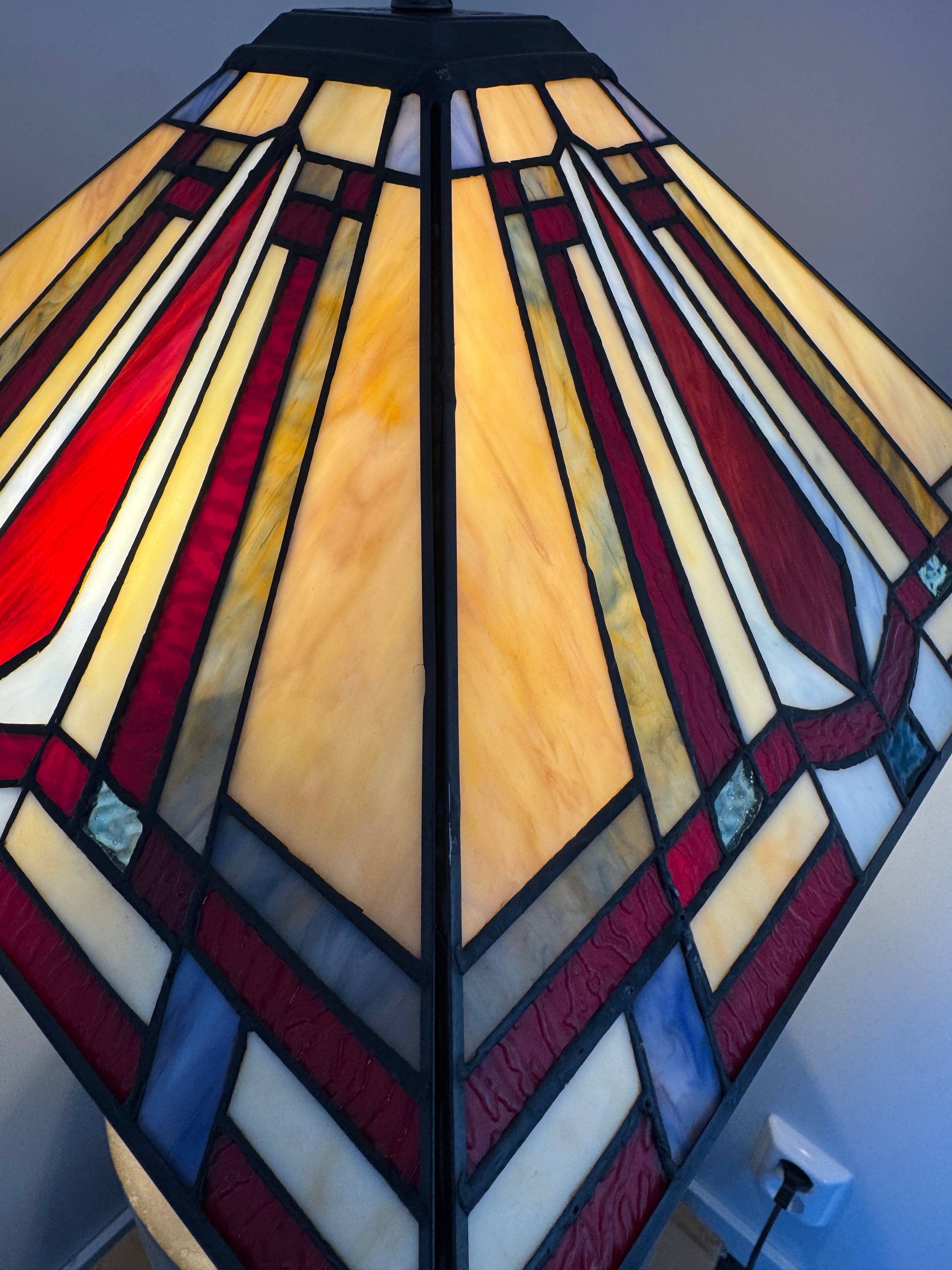 Tiffany Bordslampa Geometric Classic Design 40Ø