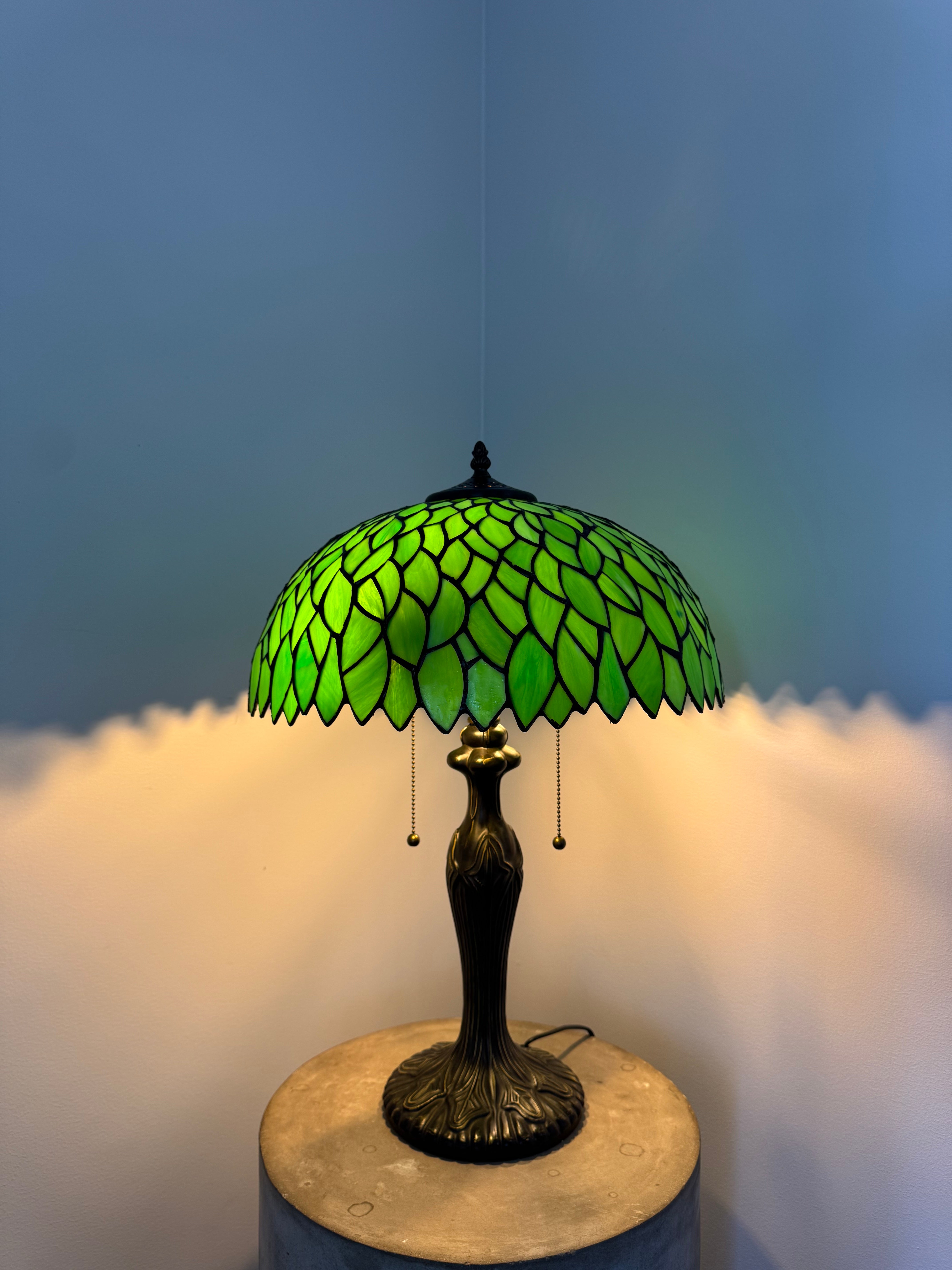 Tiffany Bordslampa Leaves Green Elegance 40Ø