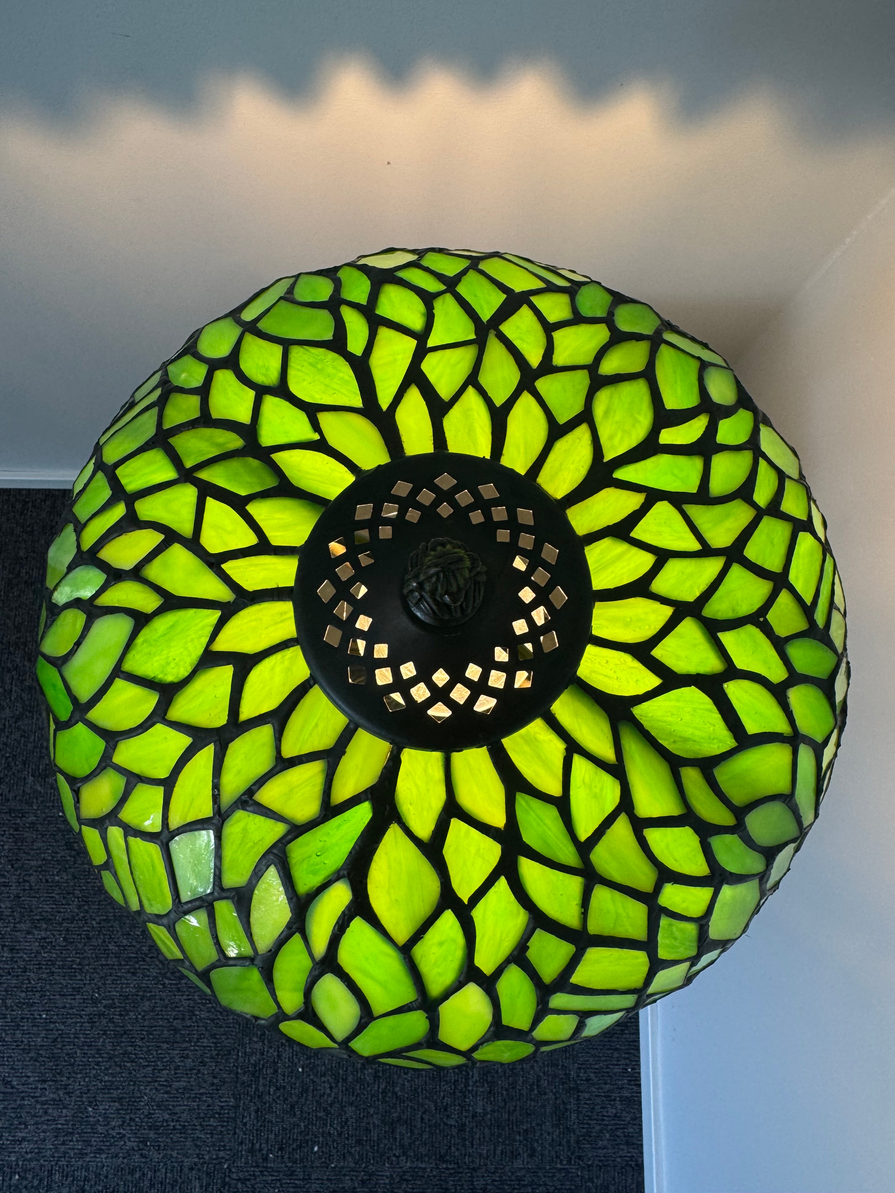 Tiffany Bordslampa Leaves Green Elegance 30Ø