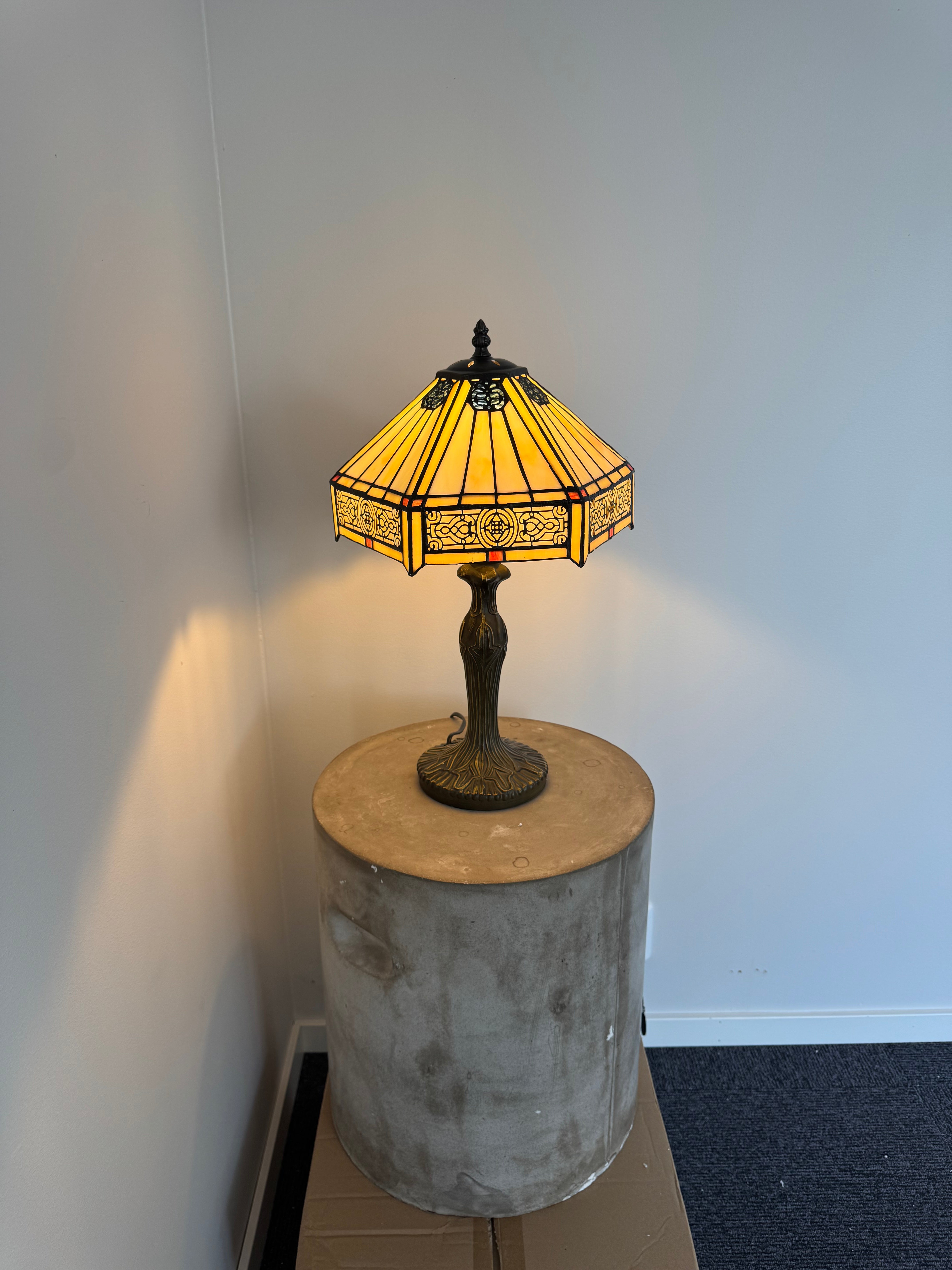Tiffany Bordslampa Geometric Victorian Barrock 30Ø