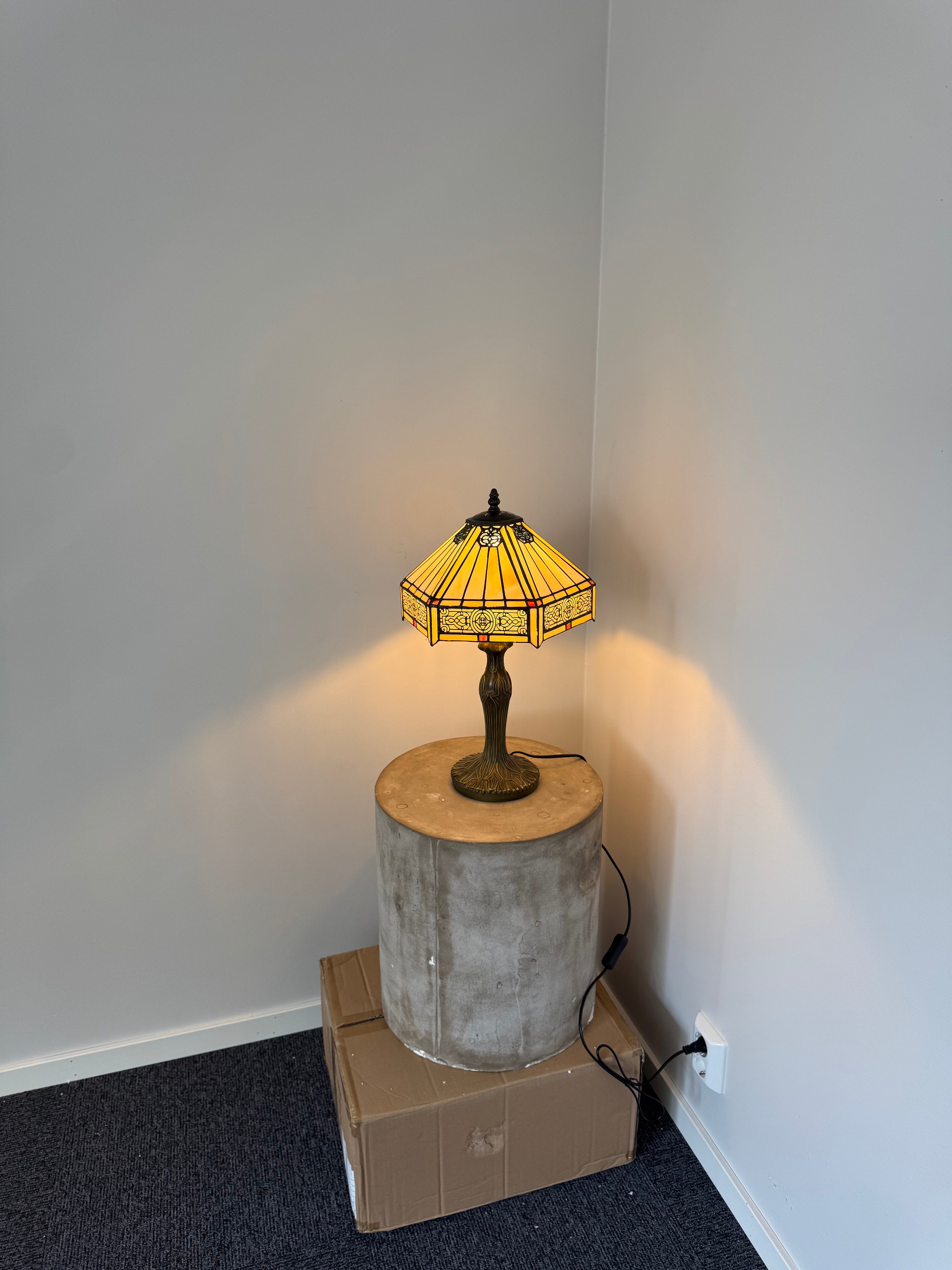 Tiffany Bordslampa Geometric Victorian Barrock 30Ø