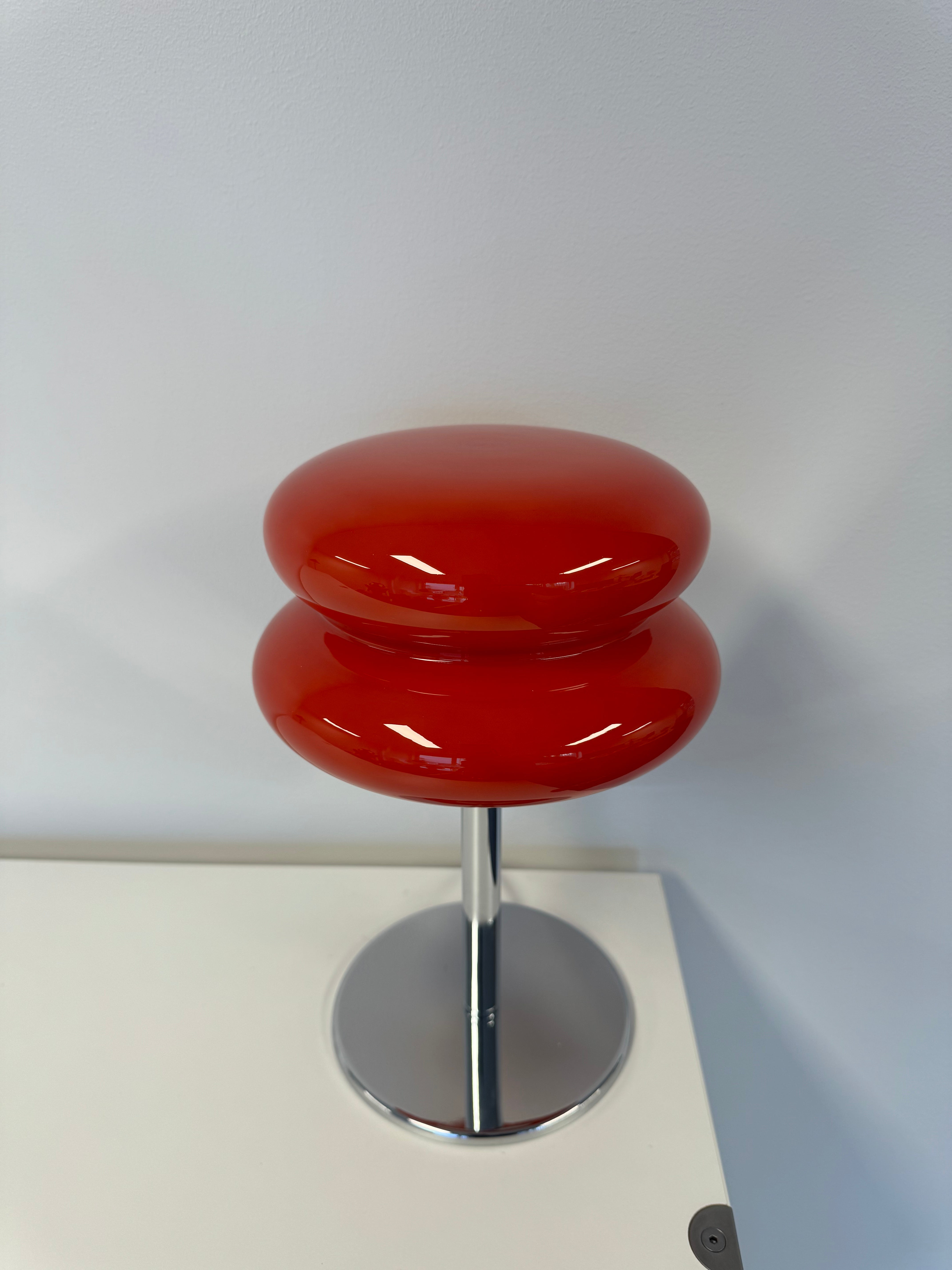 Bauhaus Bordslampa Retro & Biscuit Röd