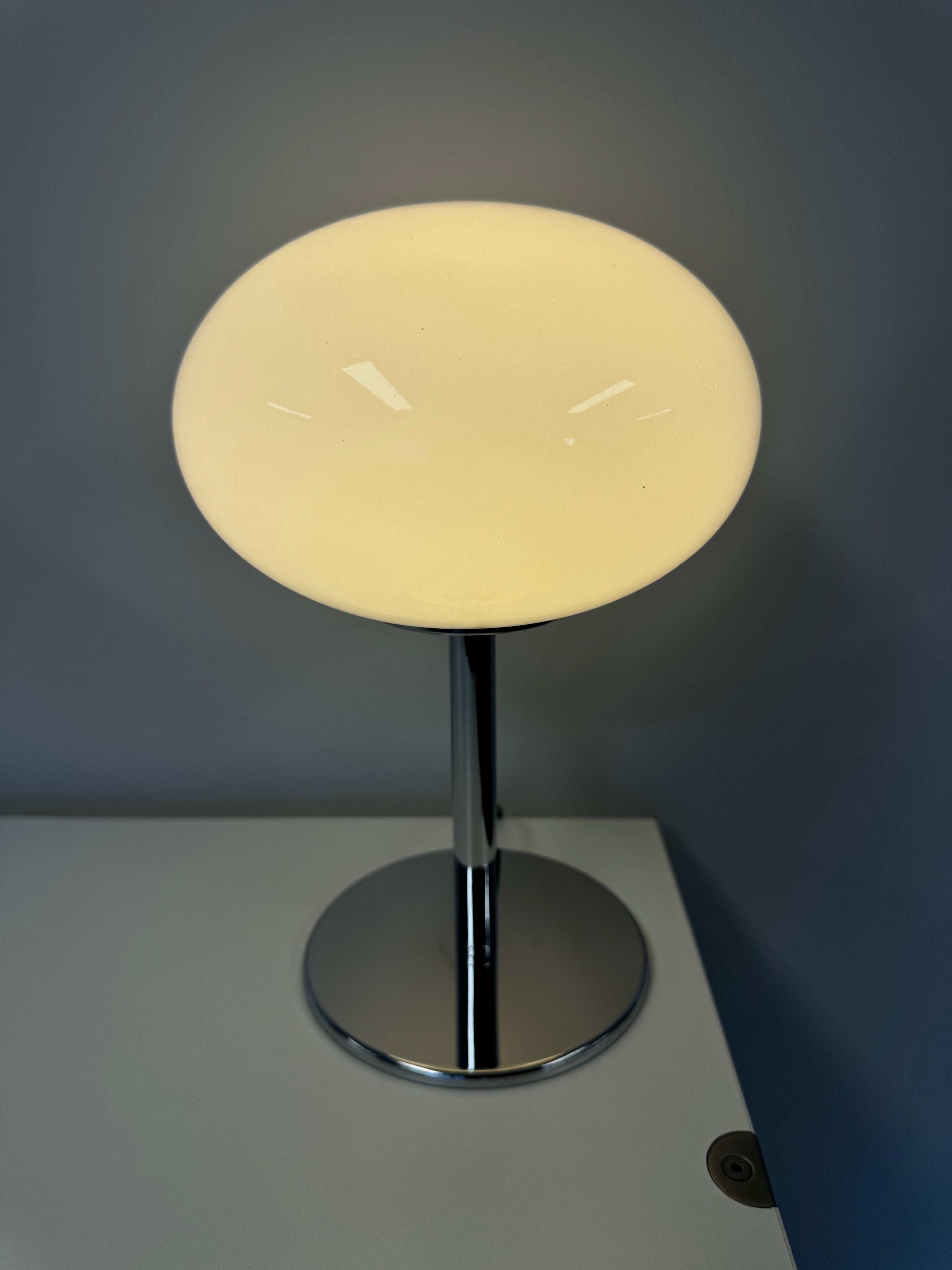 Bauhaus Bordslampa Retro & Orb Vit