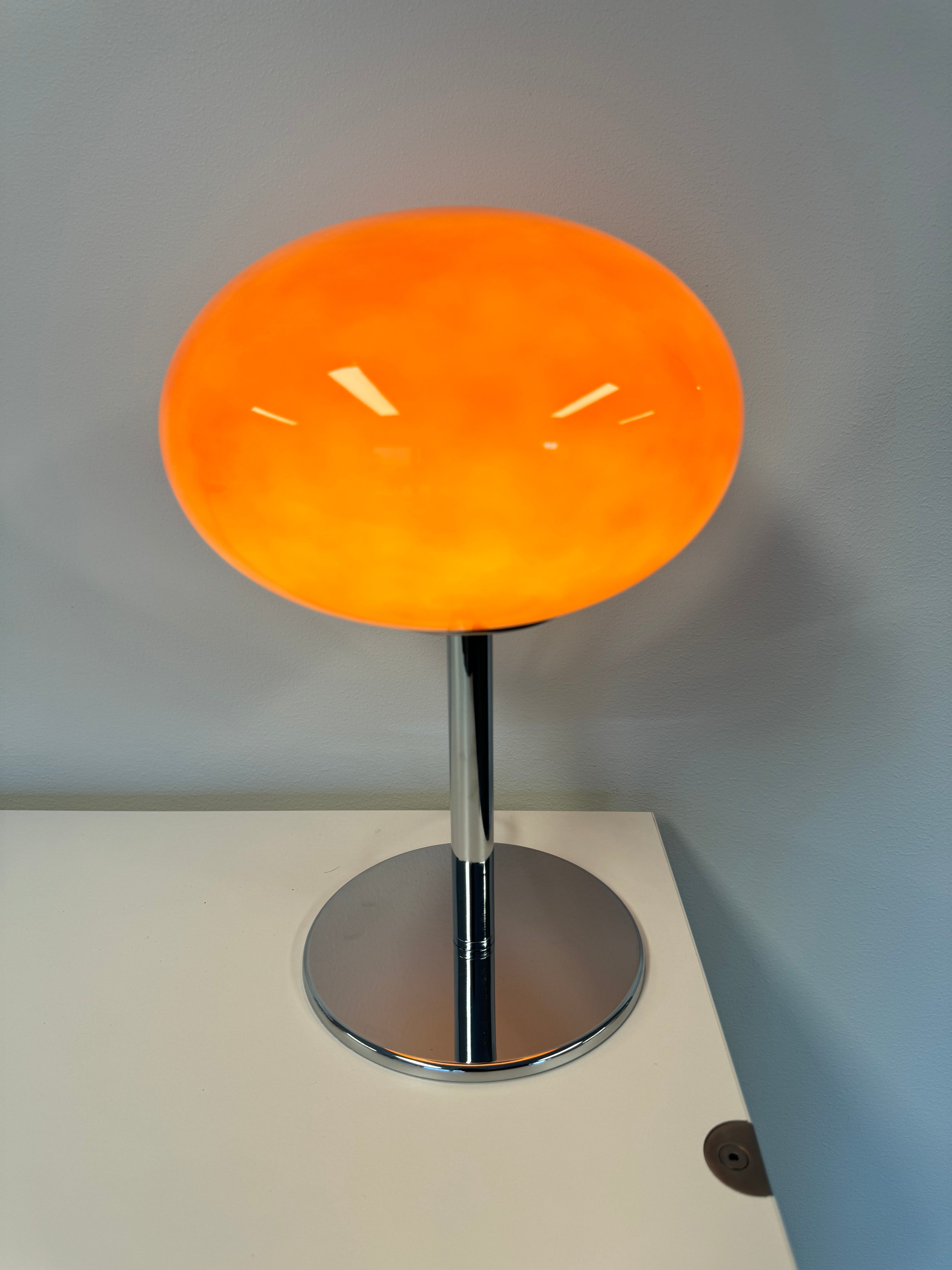 Retro & Globe Orange