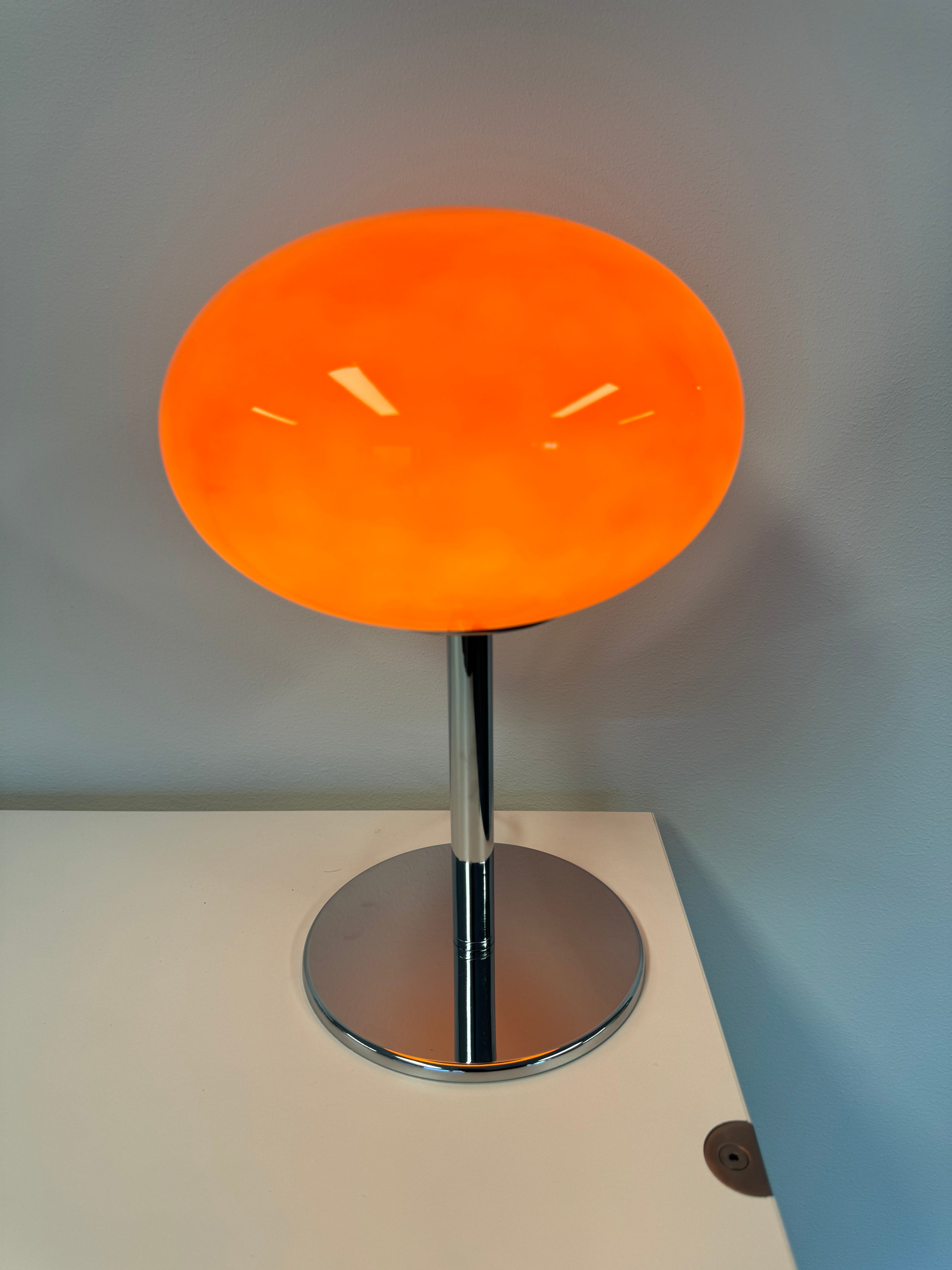 Retro & Globe Orange